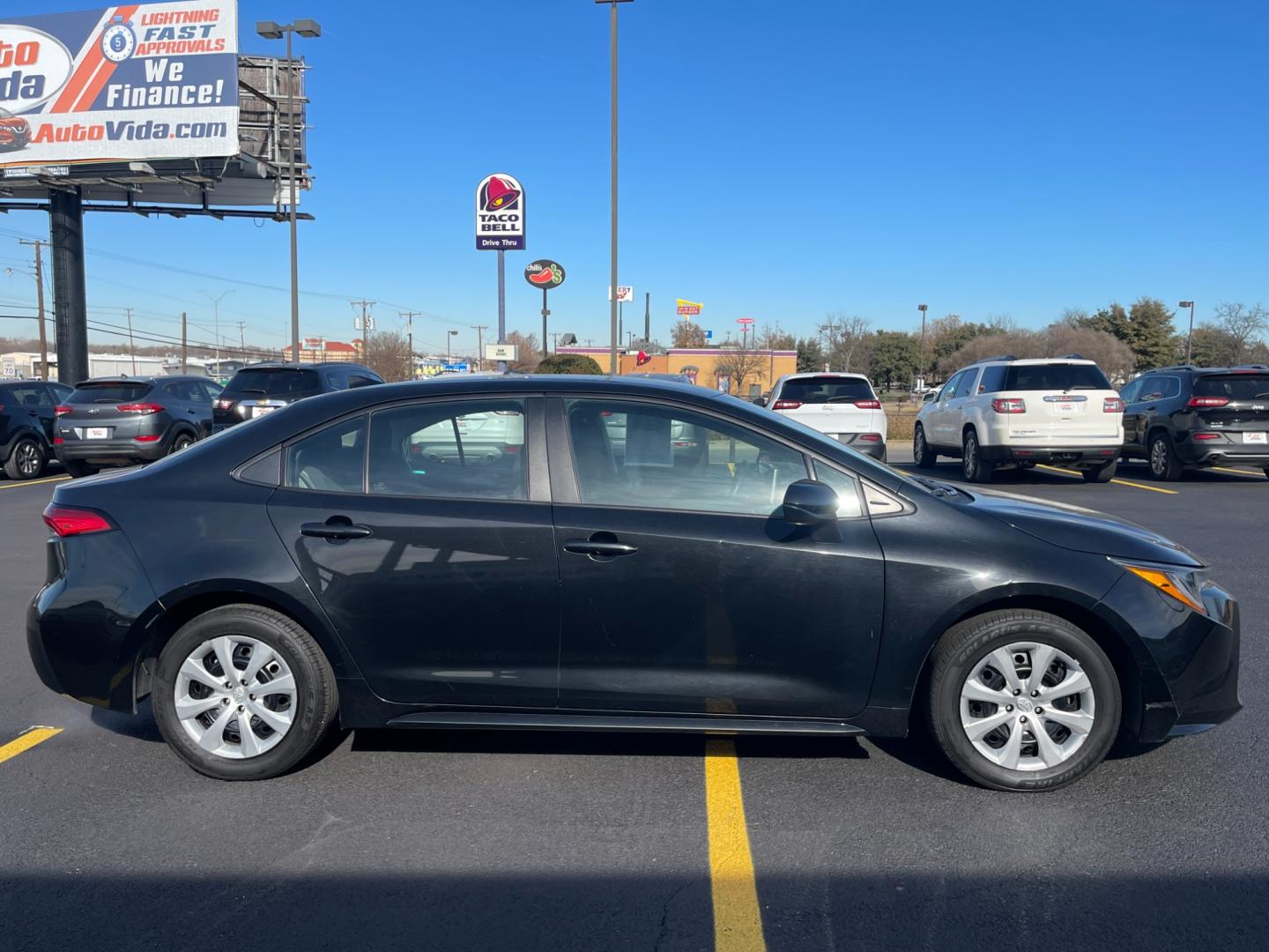 2020 BLACK Toyota Corolla LE (5YFEPRAE7LP) with an 1.8L L4 DOHC 16V engine, CVT transmission, located at 420 I-35E, Lancaster, TX, 75146, (469) 297-4144, 32.593929, -96.823685 - Photo#3