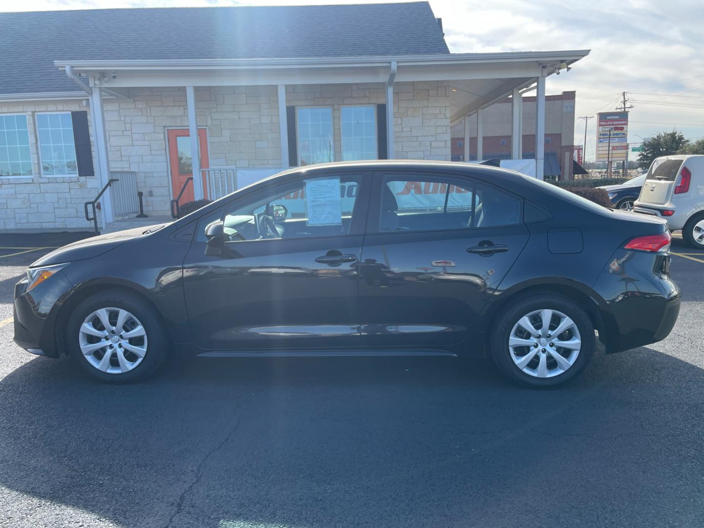 2020 BLACK Toyota Corolla LE (5YFEPRAE7LP) with an 1.8L L4 DOHC 16V engine, CVT transmission, located at 420 I-35E, Lancaster, TX, 75146, (469) 297-4144, 32.593929, -96.823685 - Photo#4