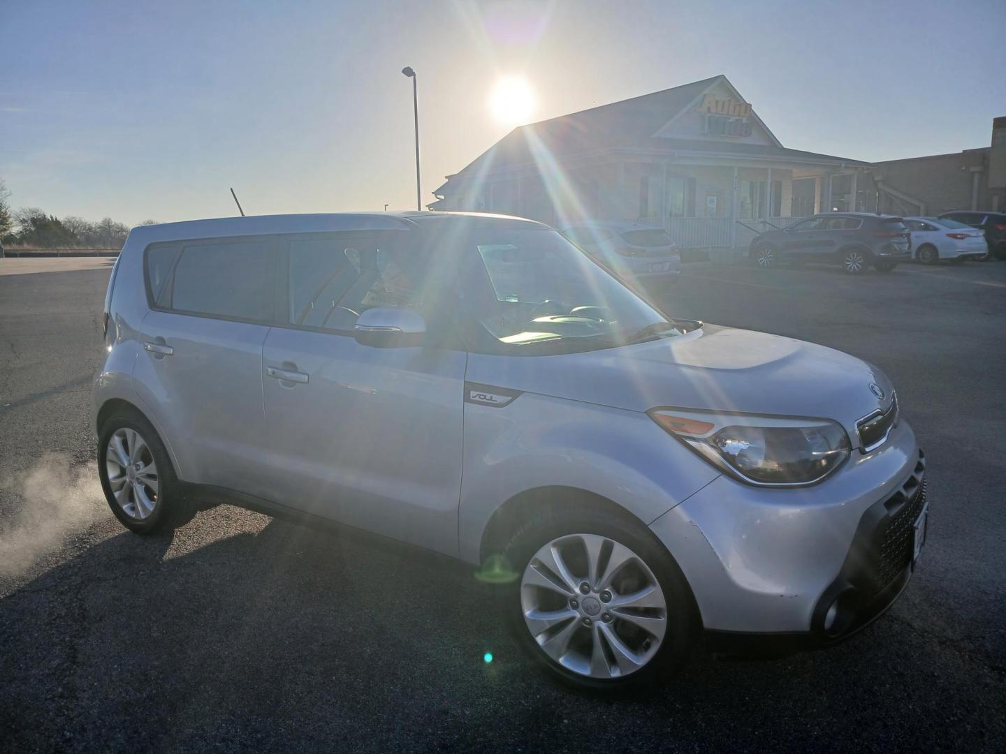 2014 SILVER Kia Soul + (KNDJP3A51E7) with an 2.0L L4 DOHC 16V engine, 6-Speed Automatic transmission, located at 420 I-35E, Lancaster, TX, 75146, (469) 297-4144, 32.593929, -96.823685 - Photo#0