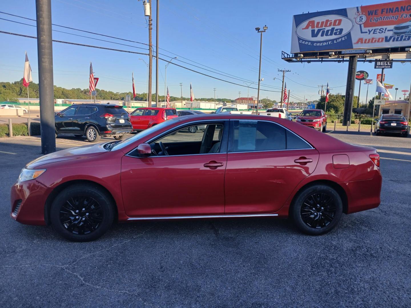 2014 RED Toyota Camry L (4T4BF1FK8ER) with an 2.5L L4 DOHC 16V engine, 6-Speed Automatic transmission, located at 420 I-35E, Lancaster, TX, 75146, (469) 297-4144, 32.593929, -96.823685 - Photo#2