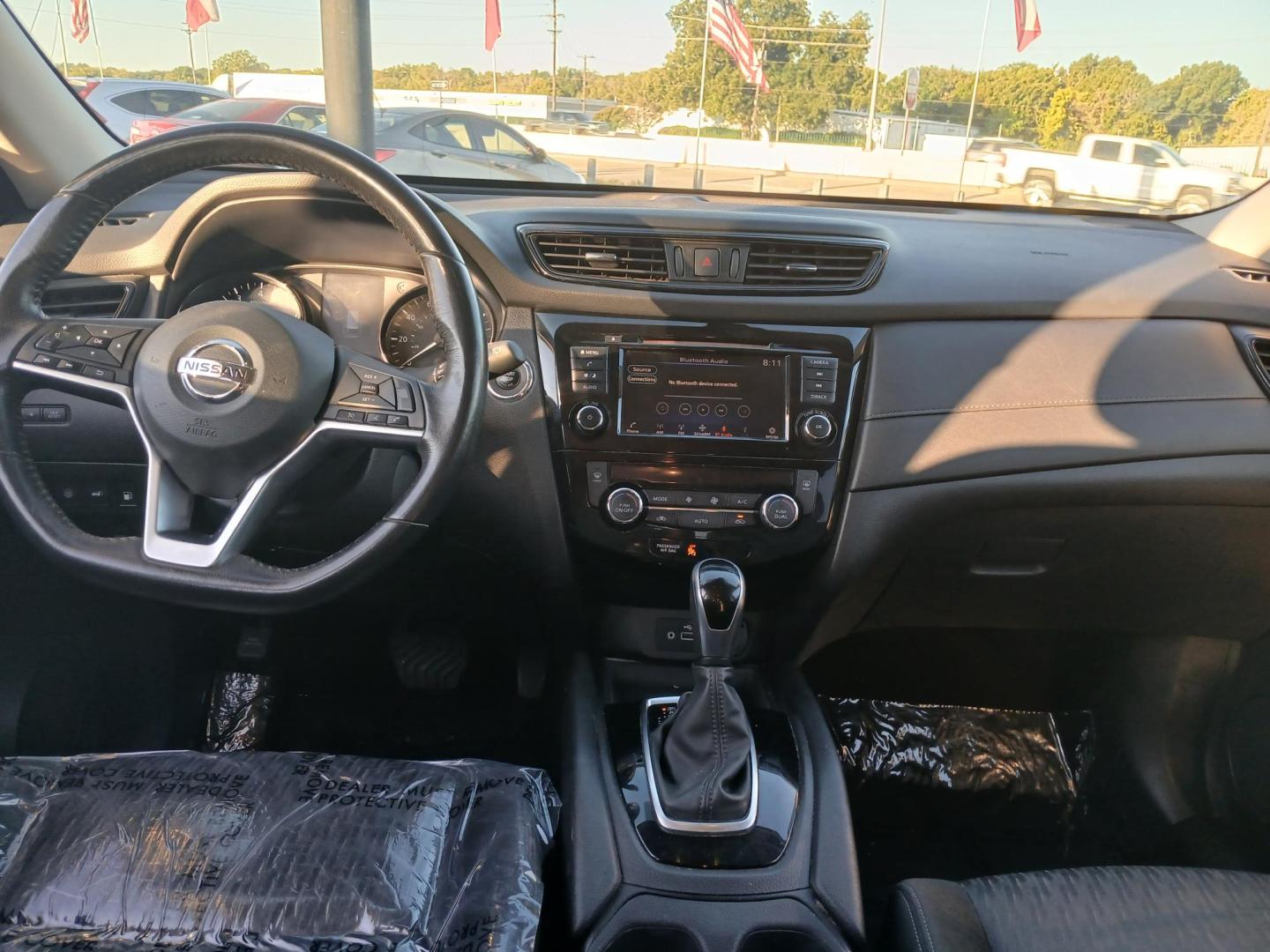 2014 RED Toyota Camry L (4T4BF1FK8ER) with an 2.5L L4 DOHC 16V engine, 6-Speed Automatic transmission, located at 420 I-35E, Lancaster, TX, 75146, (469) 297-4144, 32.593929, -96.823685 - Photo#4