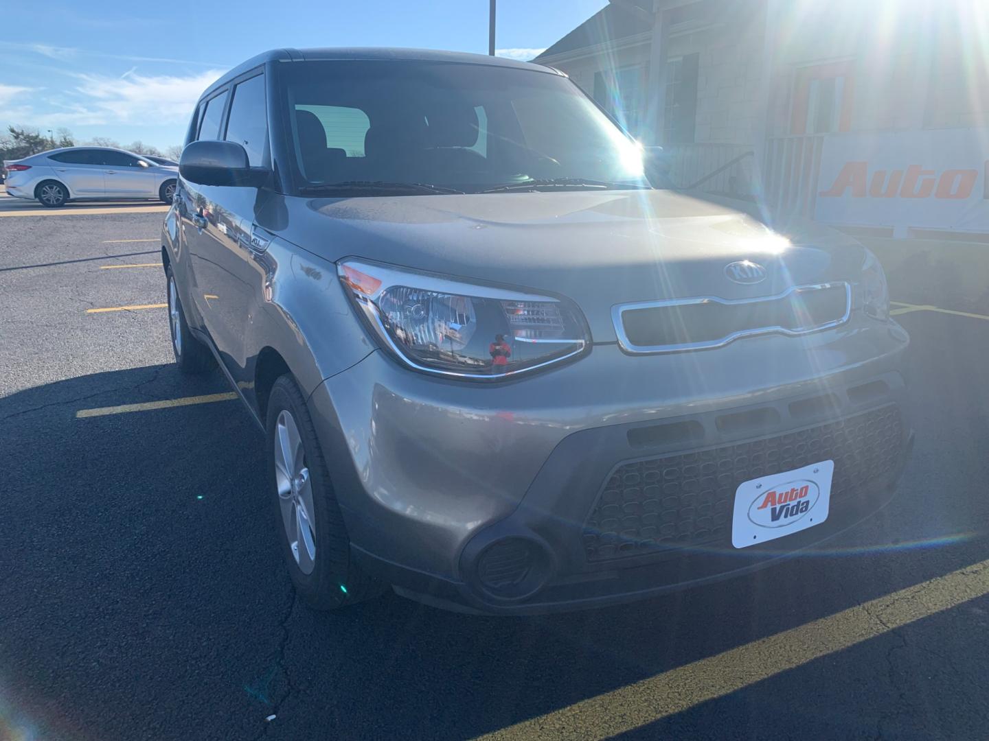 2016 GRAY Kia Soul Base 6A (KNDJN2A26G7) with an 1.6L L4 DOHC 16V engine, 6A transmission, located at 420 I-35E, Lancaster, TX, 75146, (469) 297-4144, 32.593929, -96.823685 - Photo#0