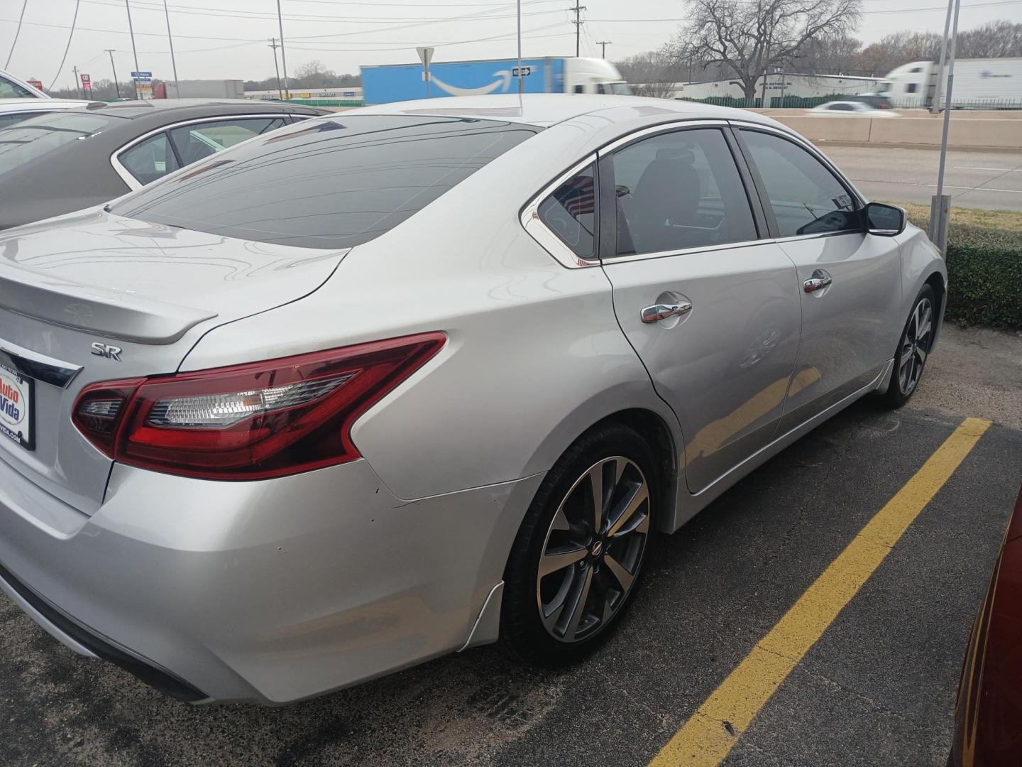 2017 SILVER Nissan Altima 2.5 S (1N4AL3AP2HC) with an 2.5L L4 DOHC 16V engine, CVT transmission, located at 420 I-35E, Lancaster, TX, 75146, (469) 297-4144, 32.593929, -96.823685 - Photo#1