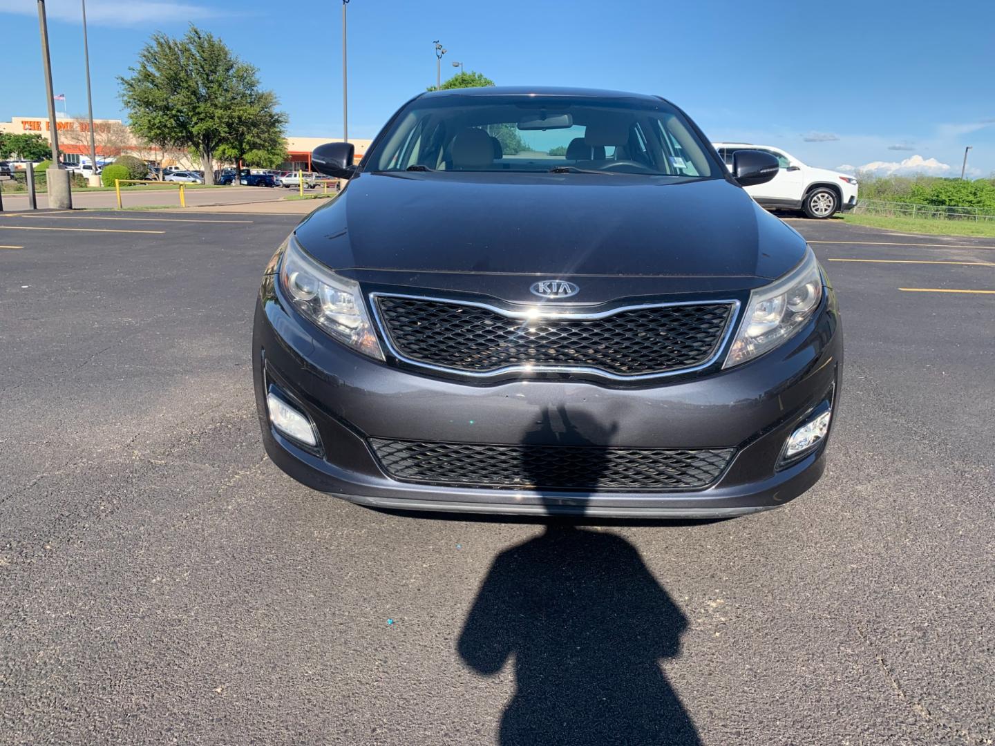 2015 GRAY Kia Optima LX (5XXGM4A75FG) with an 2.4L L4 DOHC 16V engine, 6-Speed Automatic transmission, located at 420 I-35E, Lancaster, TX, 75146, (469) 297-4144, 32.593929, -96.823685 - Photo#1