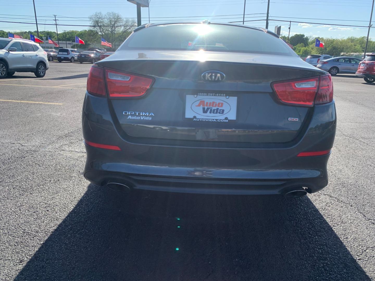 2015 GRAY Kia Optima LX (5XXGM4A75FG) with an 2.4L L4 DOHC 16V engine, 6-Speed Automatic transmission, located at 420 I-35E, Lancaster, TX, 75146, (469) 297-4144, 32.593929, -96.823685 - Photo#4