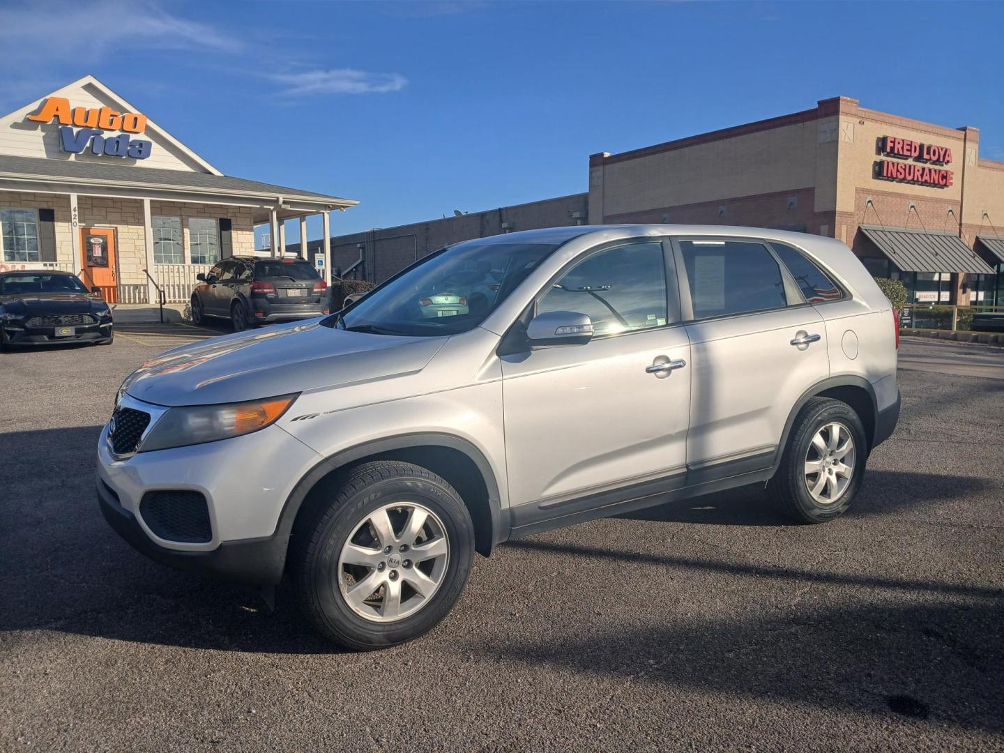 2013 SILVER Kia Sorento LX 2WD (5XYKT3A1XDG) with an 2.4L L4 DOHC 16V engine, 6-Speed Automatic transmission, located at 420 I-35E, Lancaster, TX, 75146, (469) 297-4144, 32.593929, -96.823685 - Photo#0