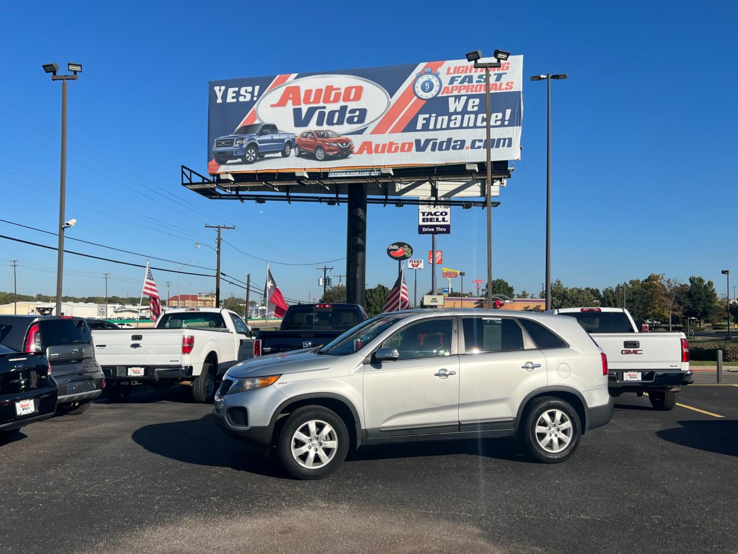 2013 SILVER Kia Sorento LX 2WD (5XYKT3A1XDG) with an 2.4L L4 DOHC 16V engine, 6-Speed Automatic transmission, located at 420 I-35E, Lancaster, TX, 75146, (469) 297-4144, 32.593929, -96.823685 - Photo#0