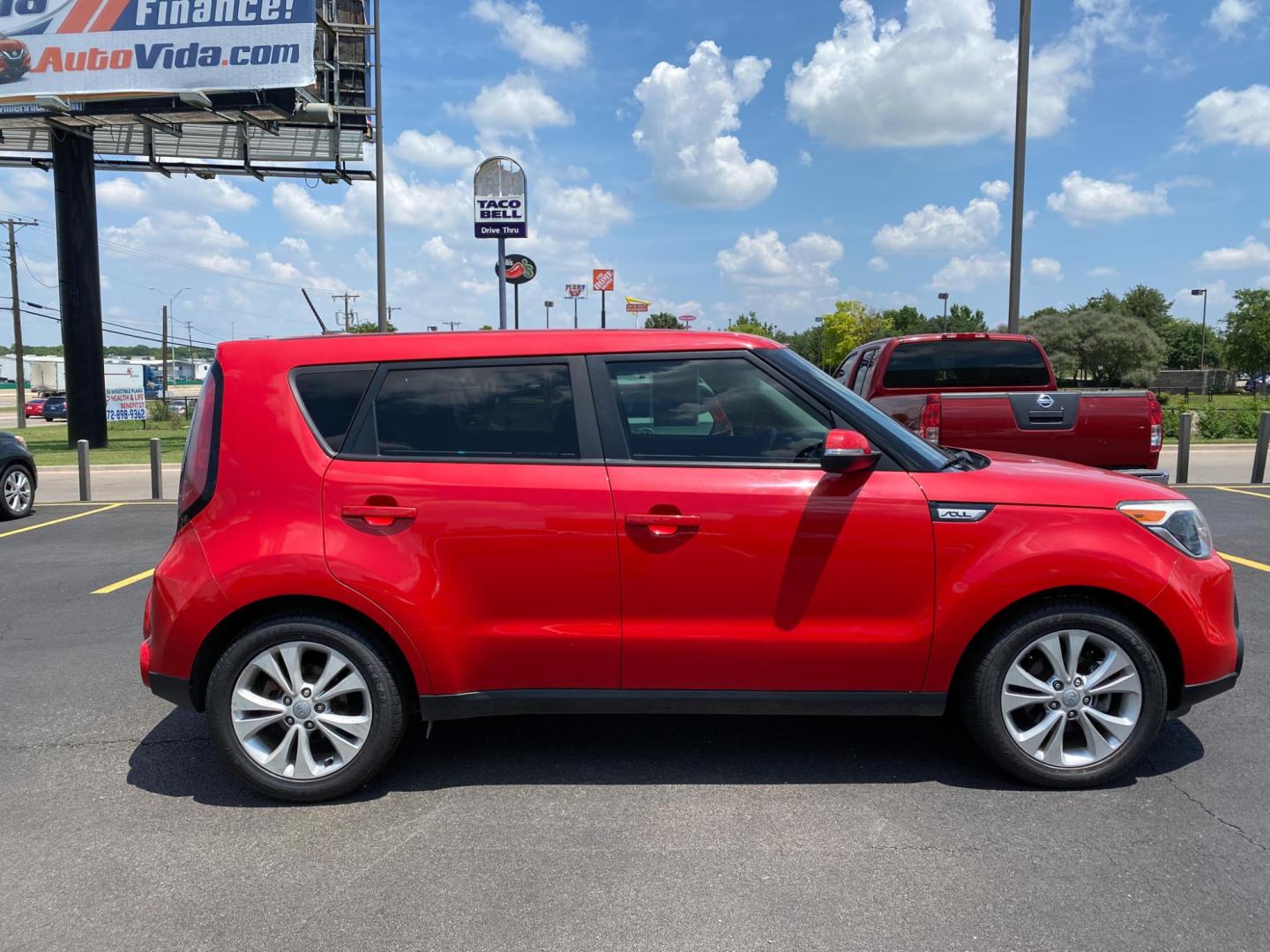 2016 RED Kia Soul ! (KNDJX3A54G7) with an 2.0L L4 DOHC 16V engine, 6A transmission, located at 420 I-35E, Lancaster, TX, 75146, (469) 297-4144, 32.593929, -96.823685 - Photo#5