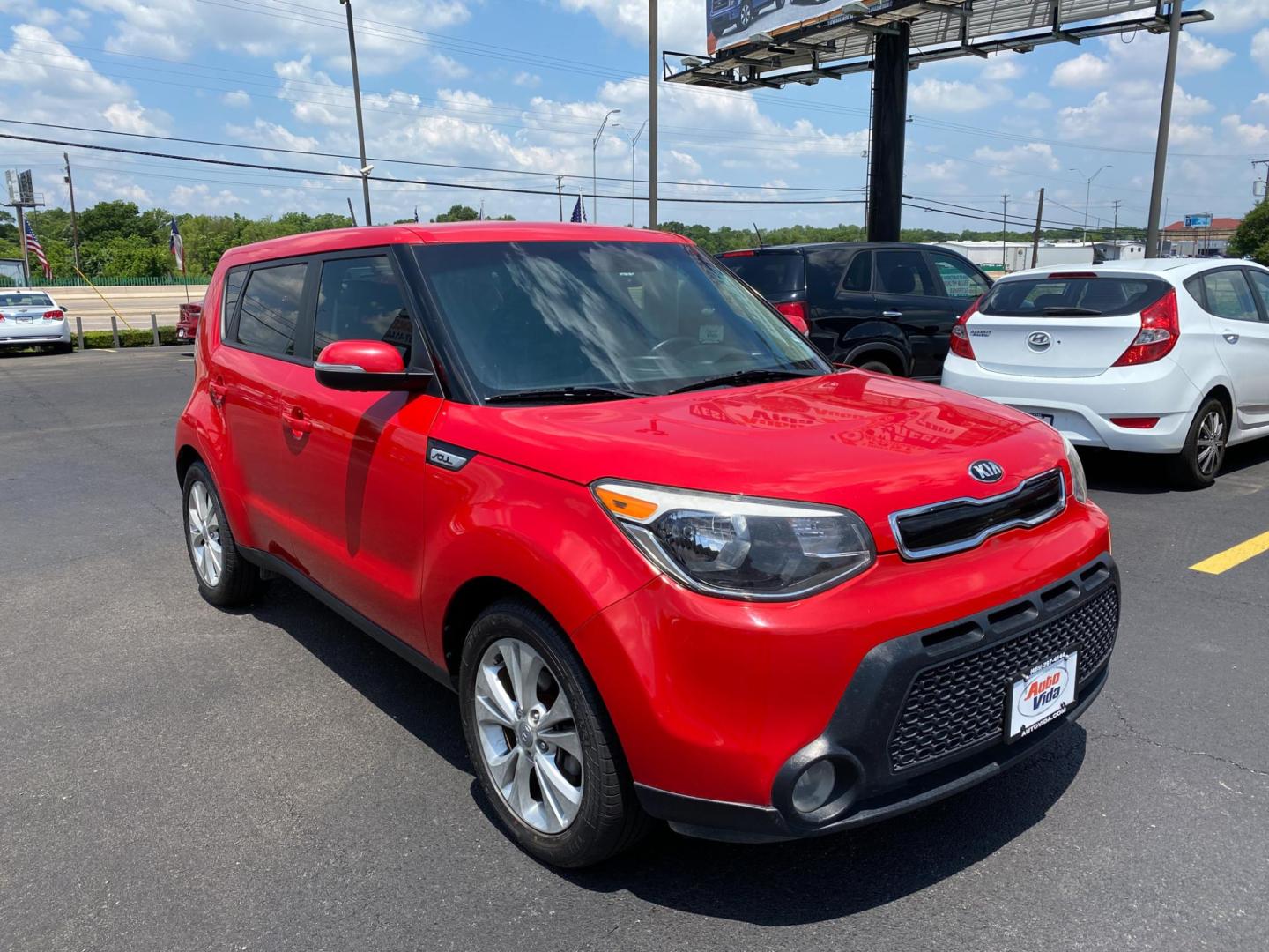 2016 RED Kia Soul ! (KNDJX3A54G7) with an 2.0L L4 DOHC 16V engine, 6A transmission, located at 420 I-35E, Lancaster, TX, 75146, (469) 297-4144, 32.593929, -96.823685 - Photo#6