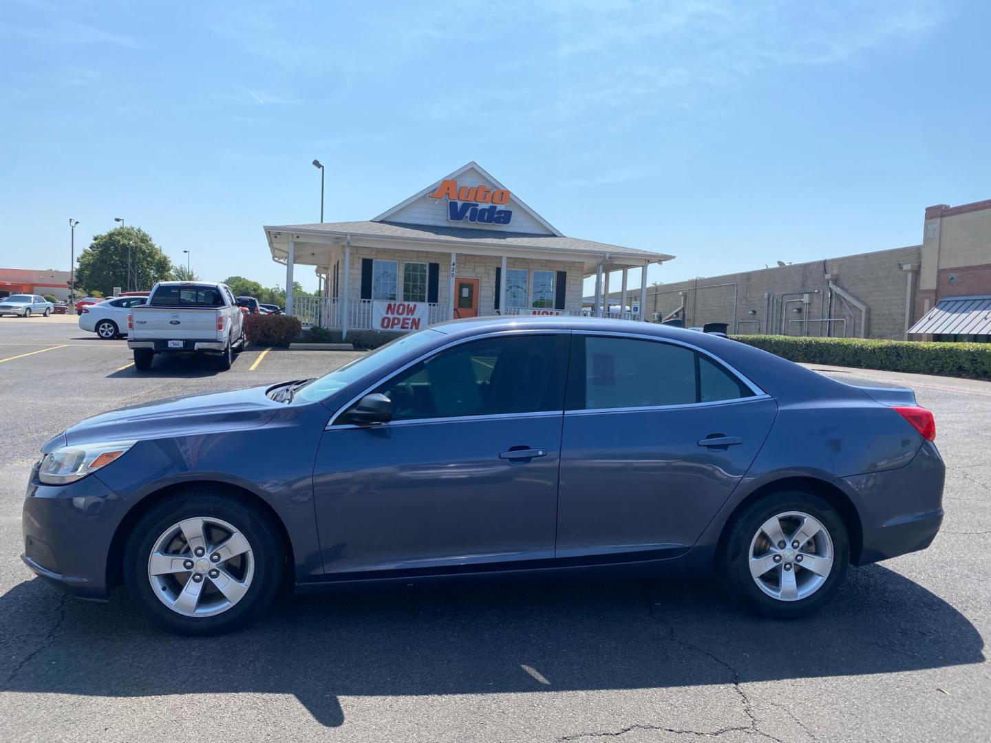 2014 BLUE Chevrolet Malibu LS (1G11B5SL1EF) with an 2.5L L4 DOHC 16V engine, 6-Speed Automatic transmission, located at 420 I-35E, Lancaster, TX, 75146, (469) 297-4144, 32.593929, -96.823685 - Photo#2