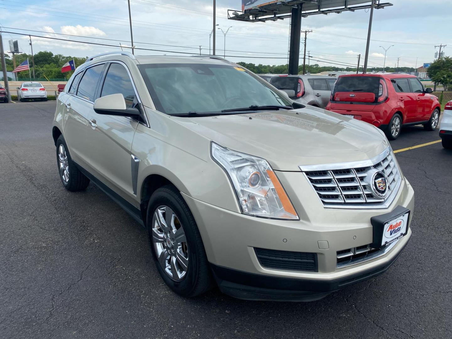 2015 TAN Cadillac SRX Luxury Collection FWD (3GYFNBE30FS) with an 3.6L V6 DOHC 24V FFV engine, 6-Speed Automatic transmission, located at 420 I-35E, Lancaster, TX, 75146, (469) 297-4144, 32.593929, -96.823685 - Photo#5