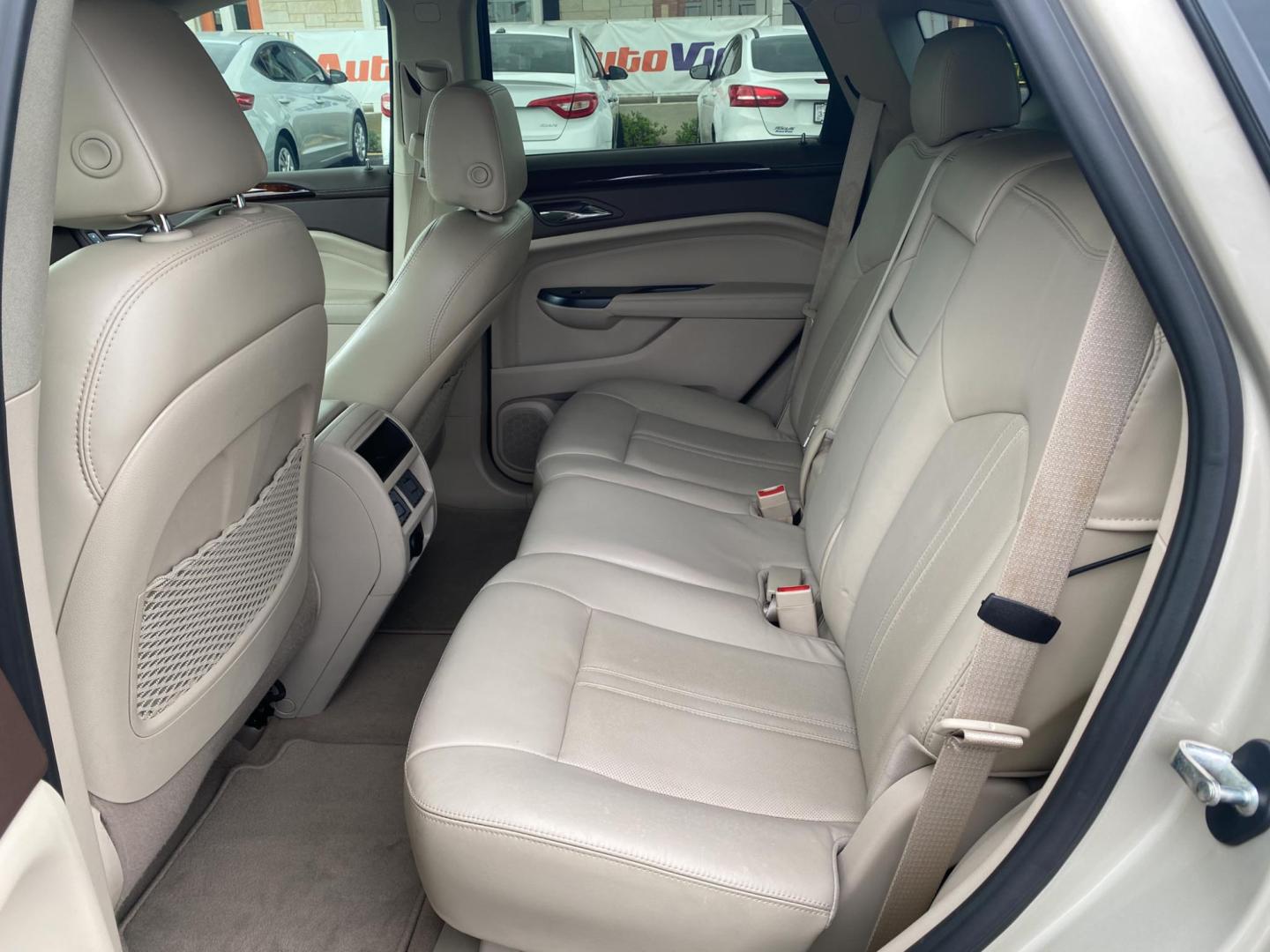 2015 TAN Cadillac SRX Luxury Collection FWD (3GYFNBE30FS) with an 3.6L V6 DOHC 24V FFV engine, 6-Speed Automatic transmission, located at 420 I-35E, Lancaster, TX, 75146, (469) 297-4144, 32.593929, -96.823685 - Photo#7