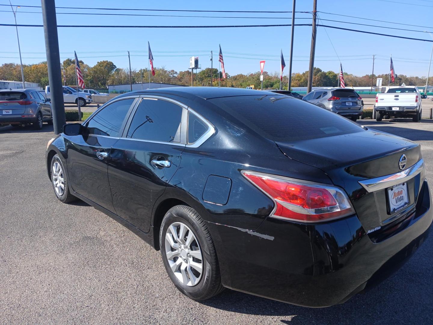 2014 BLACK Nissan Altima 2.5 SL (1N4AL3AP9EN) with an 2.5L L4 DOHC 16V engine, Continuously Variable Transmission transmission, located at 420 I-35E, Lancaster, TX, 75146, (469) 297-4144, 32.593929, -96.823685 - Photo#2