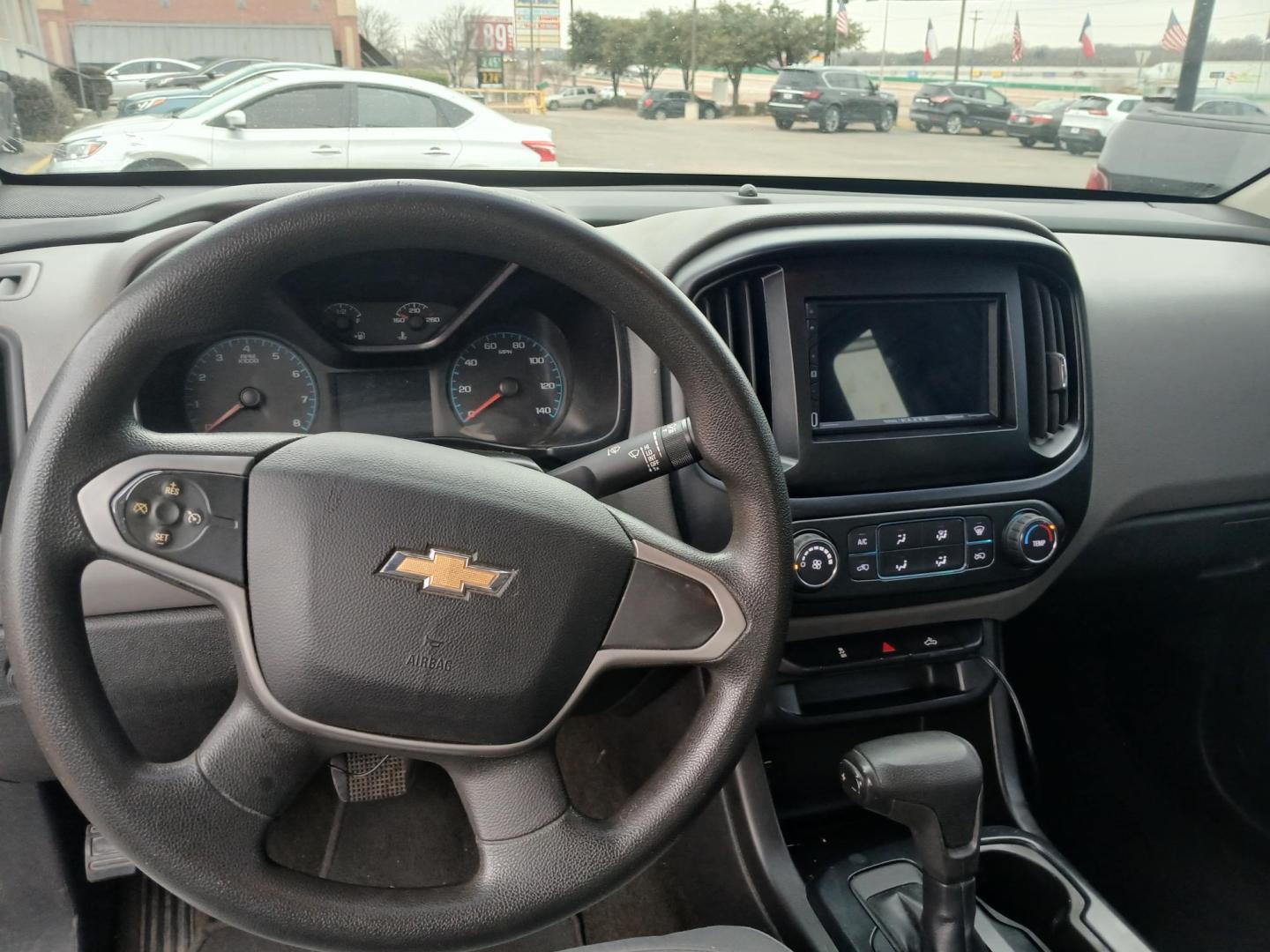 2016 WHITE Chevrolet Colorado Work Truck Ext. Cab 2WD (1GCHSBEA7G1) with an 2.5L L4 DOHC 16V GAS engine, 6A transmission, located at 420 I-35E, Lancaster, TX, 75146, (469) 297-4144, 32.593929, -96.823685 - Photo#4