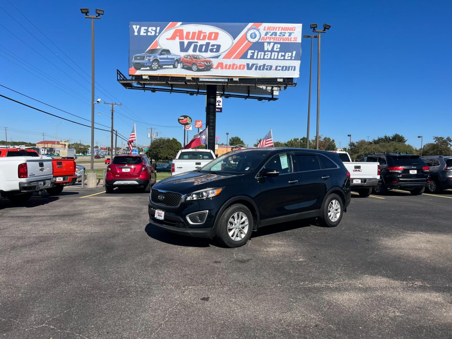 2017 BLACK Kia Sorento L 2WD (5XYPG4A31HG) with an 2.4L L4 DOHC 16V engine, 6A transmission, located at 420 I-35E, Lancaster, TX, 75146, (469) 297-4144, 32.593929, -96.823685 - Photo#0