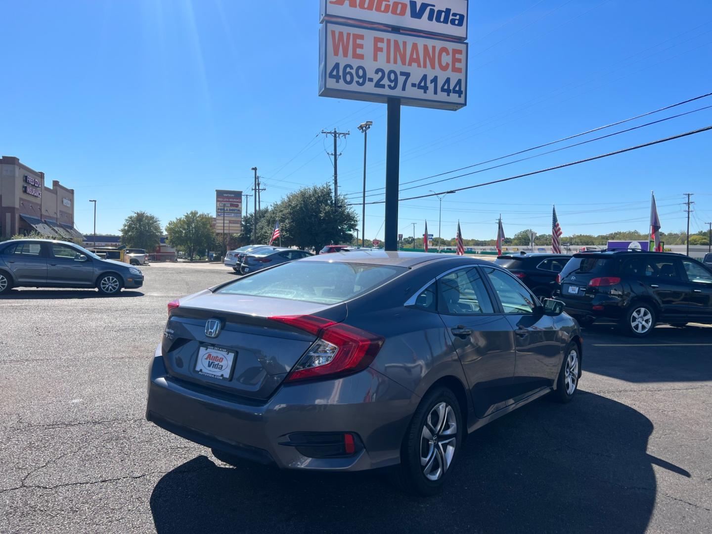 2018 GRAY Honda Civic LX Sedan CVT (2HGFC2F56JH) with an 2.0L L4 DOHC 16V engine, CVT transmission, located at 420 I-35E, Lancaster, TX, 75146, (469) 297-4144, 32.593929, -96.823685 - Photo#6