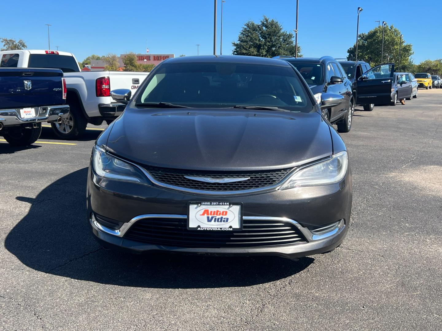 2015 GRAY Chrysler 200 Limited (1C3CCCAB8FN) with an 2.4L L4 DOHC 16V engine, 9-Speed Automatic transmission, located at 420 I-35E, Lancaster, TX, 75146, (469) 297-4144, 32.593929, -96.823685 - Photo#7