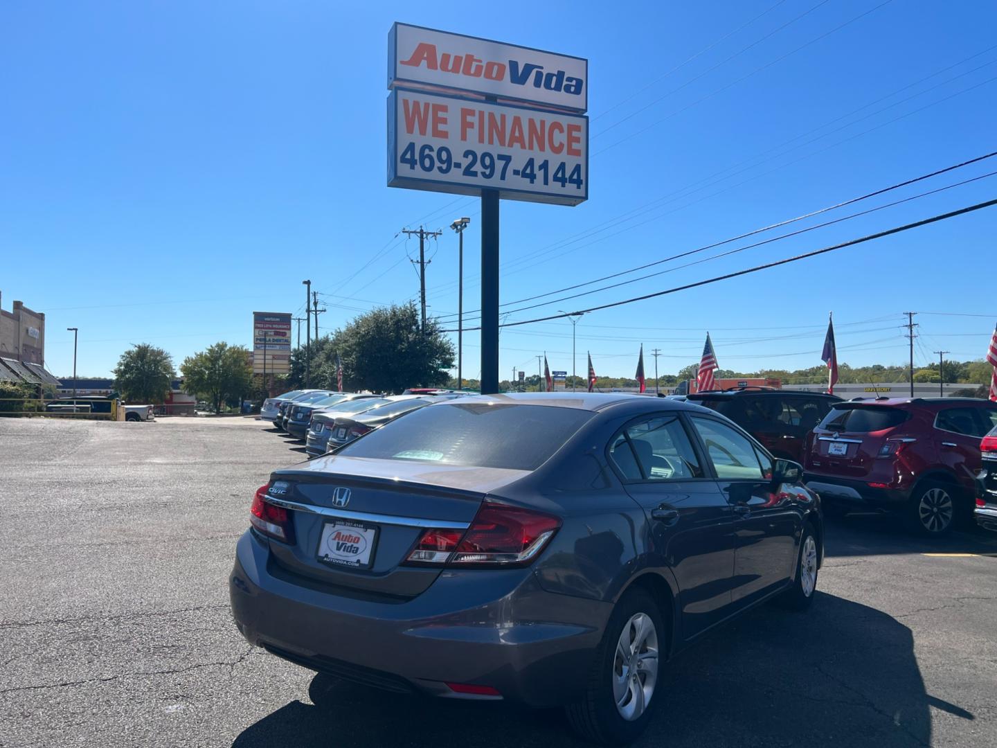 2014 GRAY Honda Civic LX Sedan CVT (2HGFB2F57EH) with an 1.8L L4 SOHC 16V engine, Continuously Variable Transmission transmission, located at 420 I-35E, Lancaster, TX, 75146, (469) 297-4144, 32.593929, -96.823685 - Photo#5