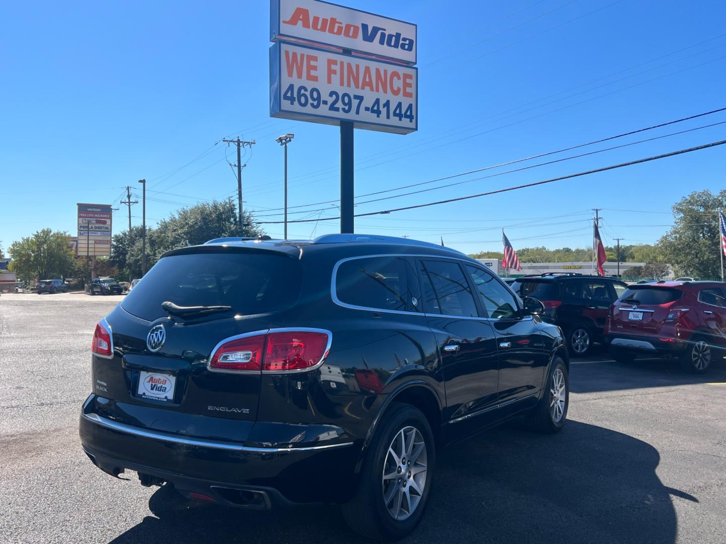 2015 BLACK Buick Enclave Leather FWD (5GAKRBKD5FJ) with an 3.6L V6 DOHC 24V engine, 6-Speed Automatic Overdrive transmission, located at 420 I-35E, Lancaster, TX, 75146, (469) 297-4144, 32.593929, -96.823685 - Photo#5