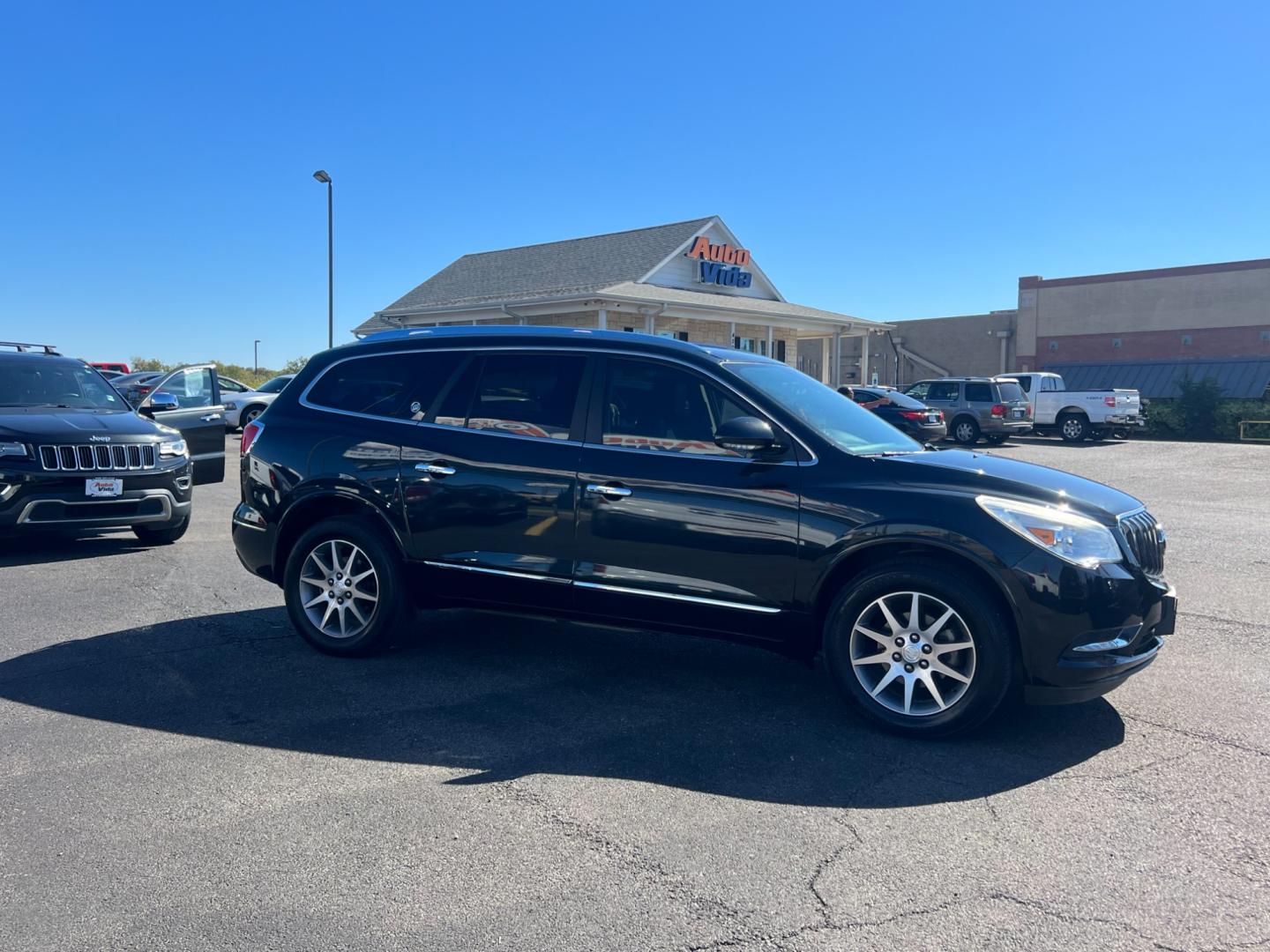 2015 BLACK Buick Enclave Leather FWD (5GAKRBKD5FJ) with an 3.6L V6 DOHC 24V engine, 6-Speed Automatic Overdrive transmission, located at 420 I-35E, Lancaster, TX, 75146, (469) 297-4144, 32.593929, -96.823685 - Photo#6