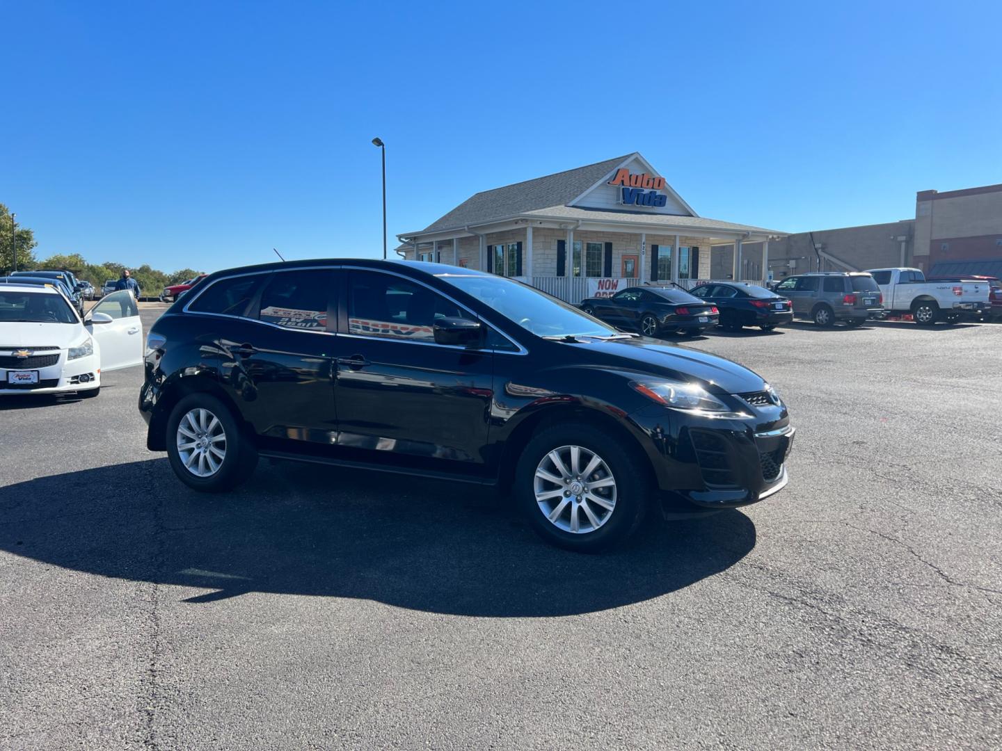 2011 BLACK Mazda CX-7 i Sport (JM3ER2B58B0) with an 2.5L L4 DOHC 16V engine, 5-Speed Automatic transmission, located at 420 I-35E, Lancaster, TX, 75146, (469) 297-4144, 32.593929, -96.823685 - Photo#7