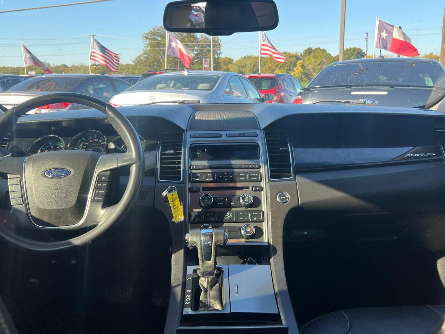 2010 GRAY Ford Taurus Limited FWD (1FAHP2FW0AG) with an 3.5L V6 DOHC 24V engine, 6-Speed Automatic transmission, located at 420 I-35E, Lancaster, TX, 75146, (469) 297-4144, 32.593929, -96.823685 - Photo#4