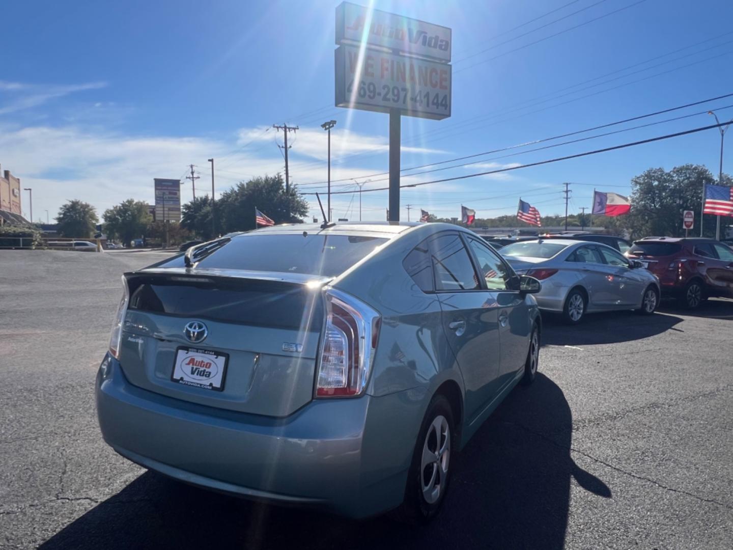 2014 GREEN Toyota Prius Four (JTDKN3DU6E1) with an 1.8L L4 DOHC 16V HYBRID engine, Continuously Variable Transmission transmission, located at 420 I-35E, Lancaster, TX, 75146, (469) 297-4144, 32.593929, -96.823685 - Photo#5