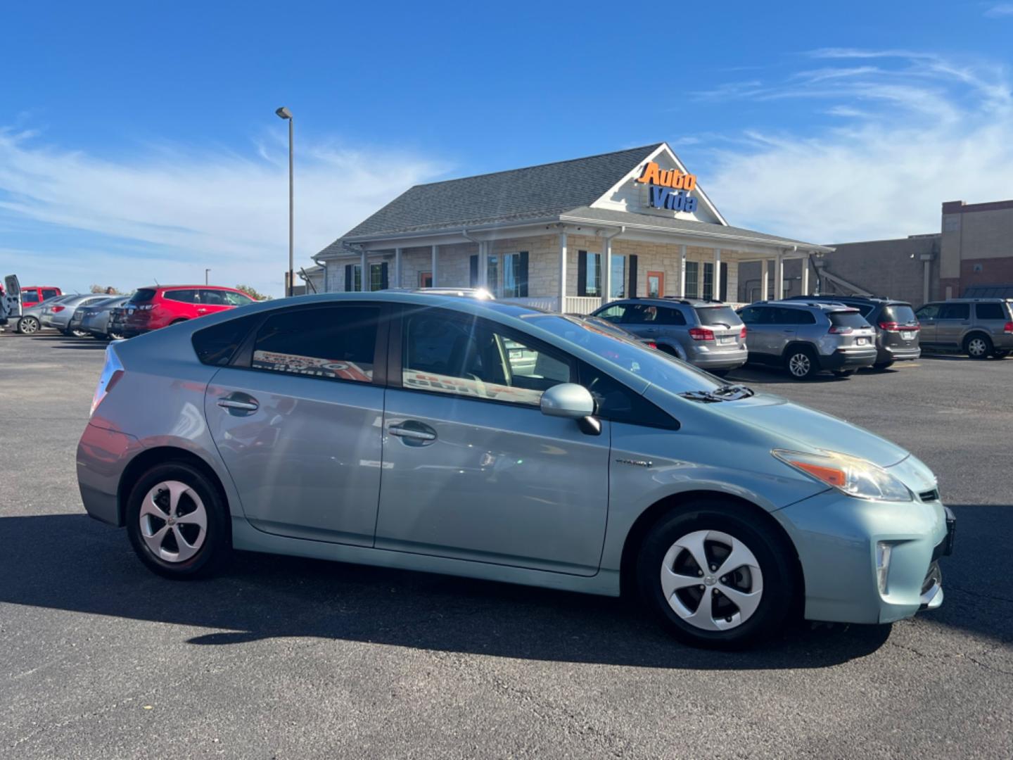 2014 GREEN Toyota Prius Four (JTDKN3DU6E1) with an 1.8L L4 DOHC 16V HYBRID engine, Continuously Variable Transmission transmission, located at 420 I-35E, Lancaster, TX, 75146, (469) 297-4144, 32.593929, -96.823685 - Photo#6