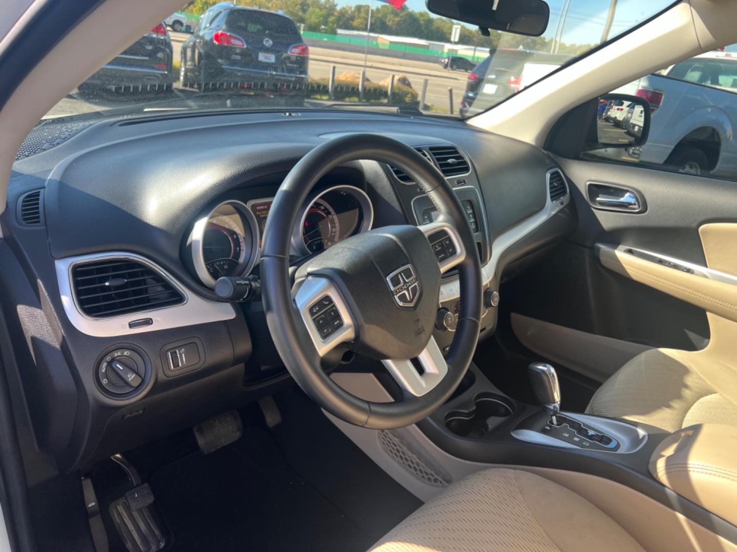 2018 WHITE Dodge Journey SXT (3C4PDCBG7JT) with an 3.6L V6 DOHC 24V engine, 4A transmission, located at 420 I-35E, Lancaster, TX, 75146, (469) 297-4144, 32.593929, -96.823685 - Photo#1