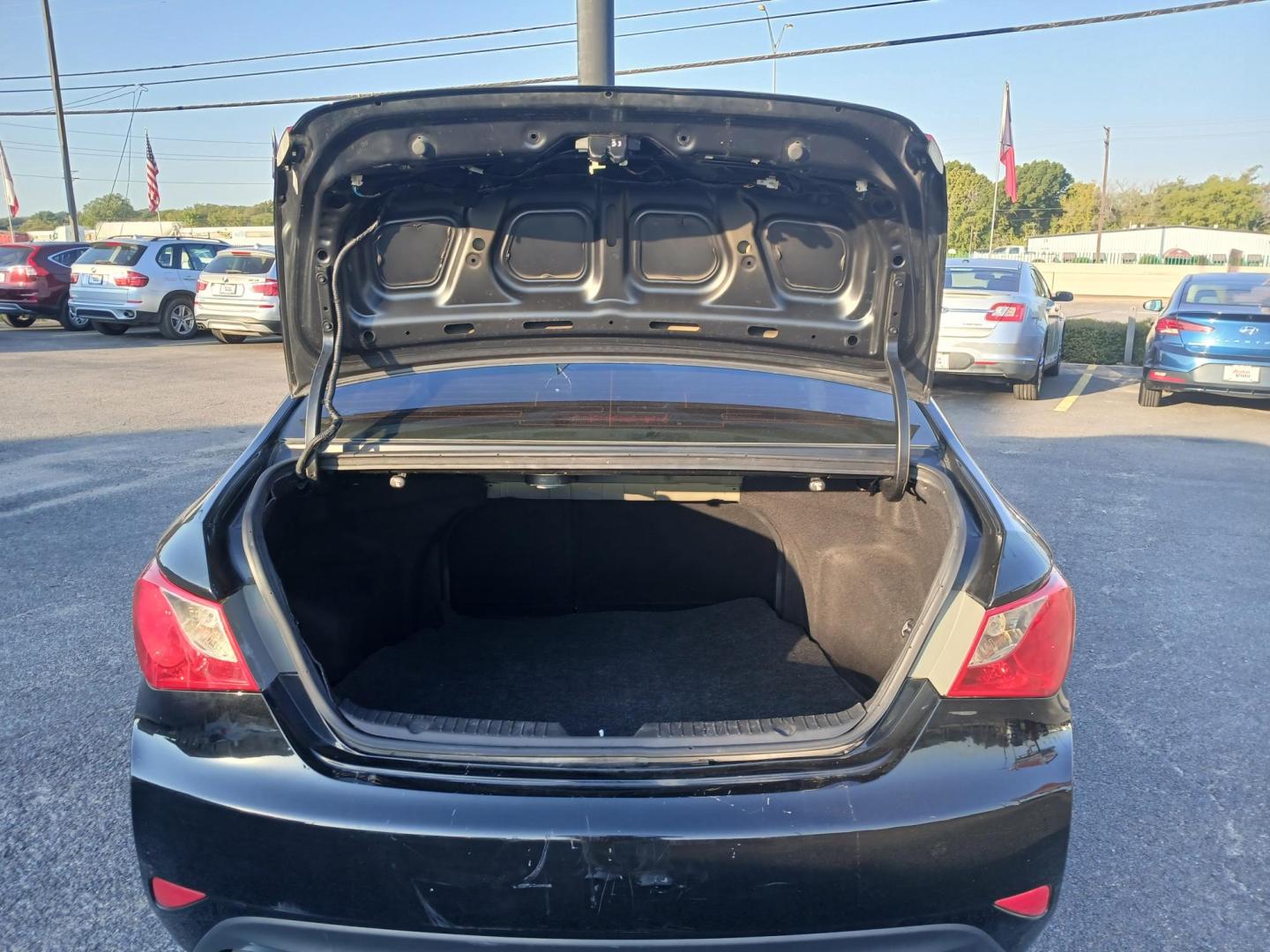 2014 BLACK Hyundai Sonata SE 2.0L TGDI (5NPEC4AB9EH) with an 2.0L L4 DOHC 16V engine, 6-Speed Automatic transmission, located at 420 I-35E, Lancaster, TX, 75146, (469) 297-4144, 32.593929, -96.823685 - Photo#4