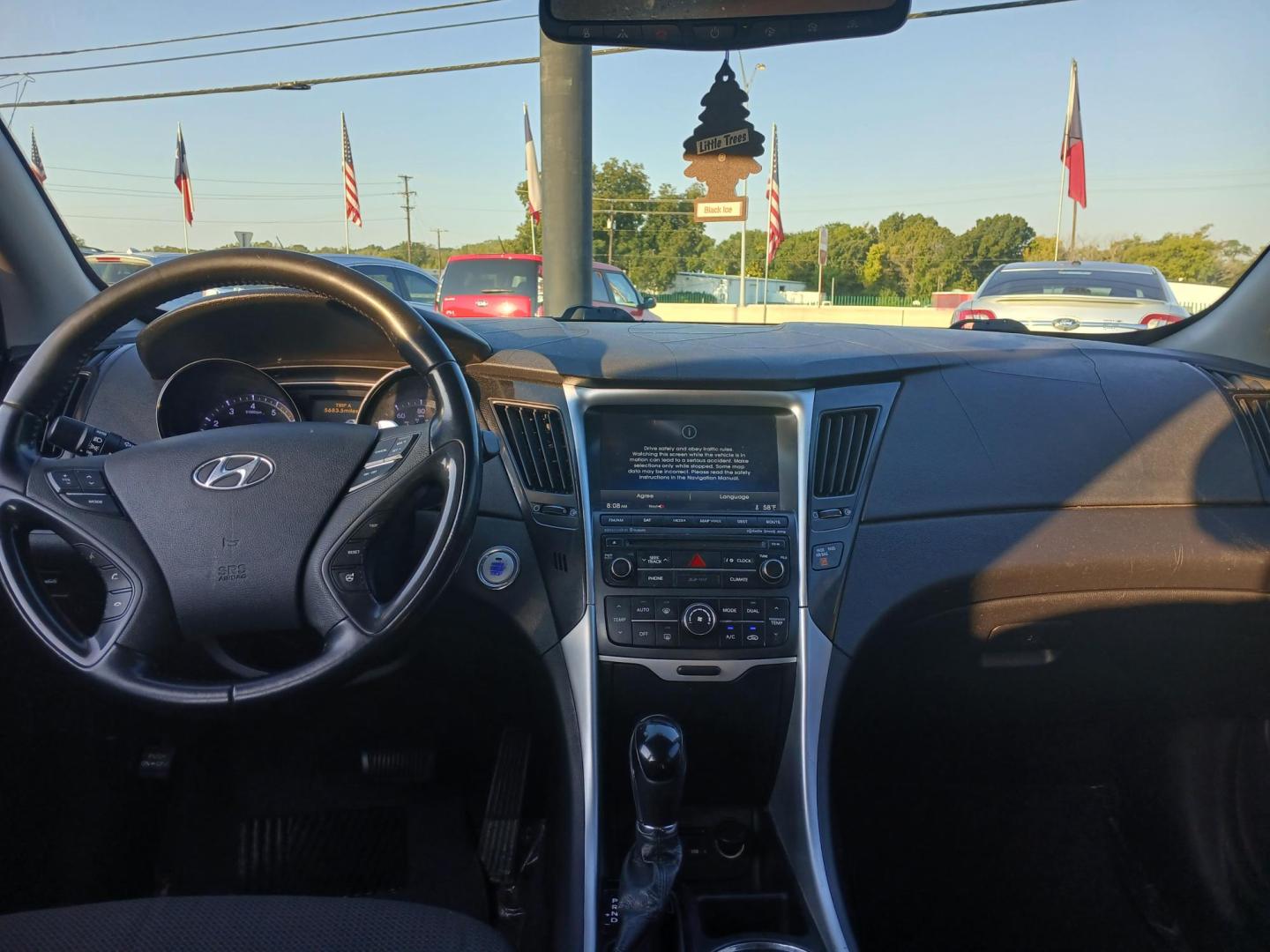 2014 BLACK Hyundai Sonata SE 2.0L TGDI (5NPEC4AB9EH) with an 2.0L L4 DOHC 16V engine, 6-Speed Automatic transmission, located at 420 I-35E, Lancaster, TX, 75146, (469) 297-4144, 32.593929, -96.823685 - Photo#5