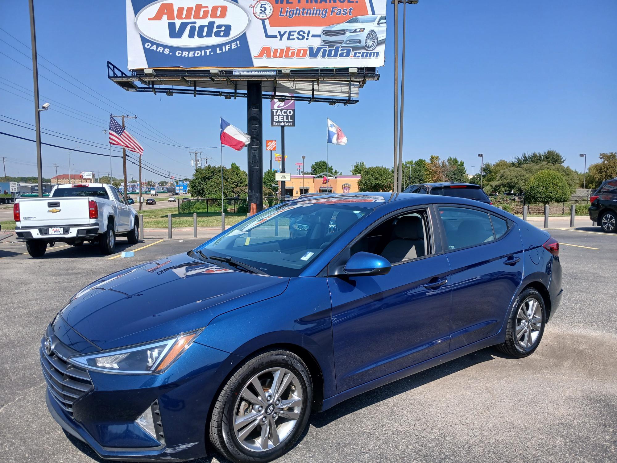 photo of 2020 Hyundai Elantra SEDAN 4-DR