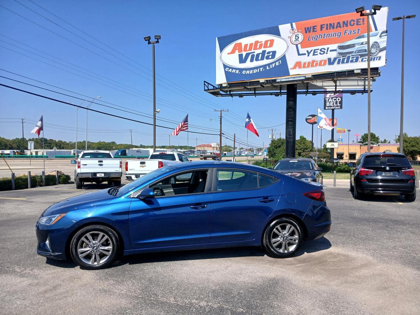 2020 BLUE Hyundai Elantra SE 6AT (5NPD74LF3LH) with an 1.8L L4 DOHC 16V engine, 6A transmission, located at 420 I-35E, Lancaster, TX, 75146, (469) 297-4144, 32.593929, -96.823685 - Photo#1