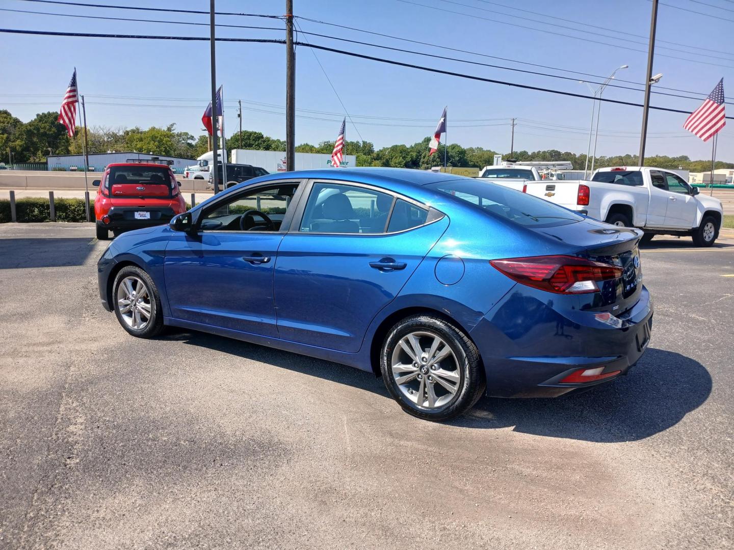 2020 BLUE Hyundai Elantra SE 6AT (5NPD74LF3LH) with an 1.8L L4 DOHC 16V engine, 6A transmission, located at 420 I-35E, Lancaster, TX, 75146, (469) 297-4144, 32.593929, -96.823685 - Photo#2