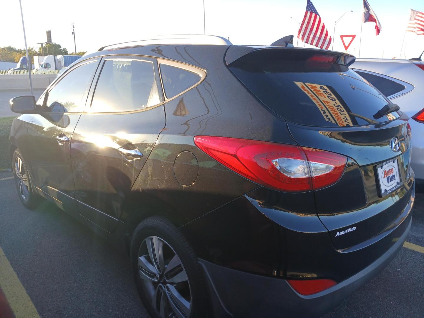 2015 BLACK Hyundai Tucson GLS 2WD (KM8JU3AG5FU) with an 2.4L L4 DOHC 16V engine, 6-Speed Automatic transmission, located at 420 I-35E, Lancaster, TX, 75146, (469) 297-4144, 32.593929, -96.823685 - Photo#1