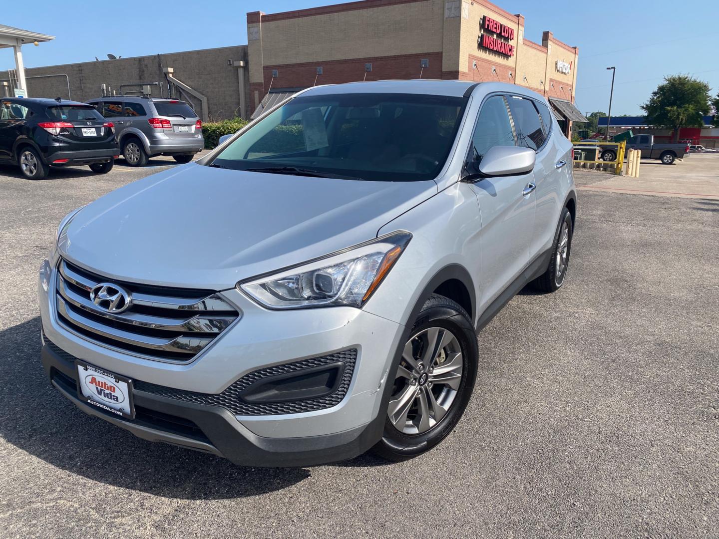 2016 SILVER Hyundai Santa Fe Sport 2.4 FWD (5XYZT3LB9GG) with an 2.4L L4 DOHC 16V engine, 6-Speed Automatic transmission, located at 420 I-35E, Lancaster, TX, 75146, (469) 297-4144, 32.593929, -96.823685 - Photo#5