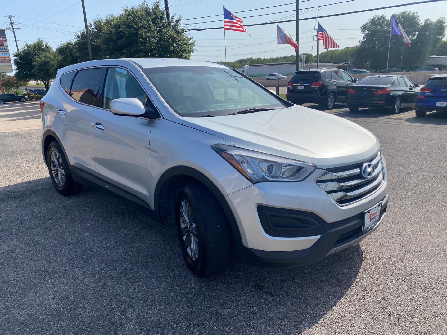 2016 SILVER Hyundai Santa Fe Sport 2.4 FWD (5XYZT3LB9GG) with an 2.4L L4 DOHC 16V engine, 6-Speed Automatic transmission, located at 420 I-35E, Lancaster, TX, 75146, (469) 297-4144, 32.593929, -96.823685 - Photo#1