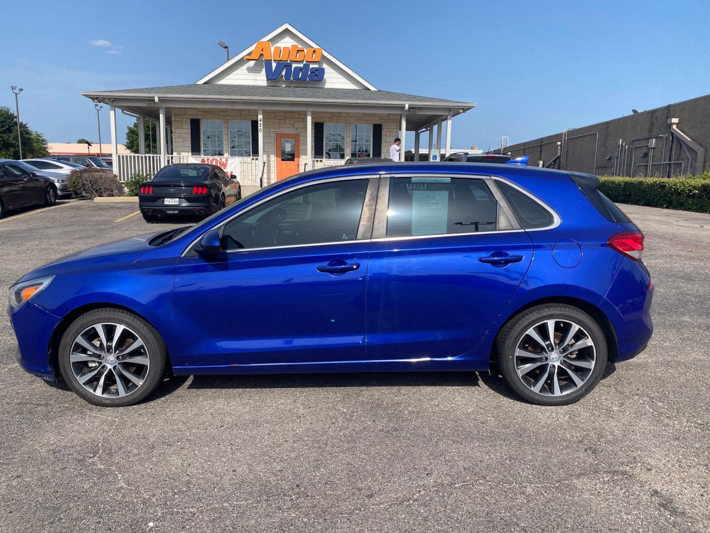 2019 BLUE Hyundai Elantra GT Base (KMHH35LE9KU) with an 2.0L L4 16V DOHC engine, 6A transmission, located at 420 I-35E, Lancaster, TX, 75146, (469) 297-4144, 32.593929, -96.823685 - Photo#5