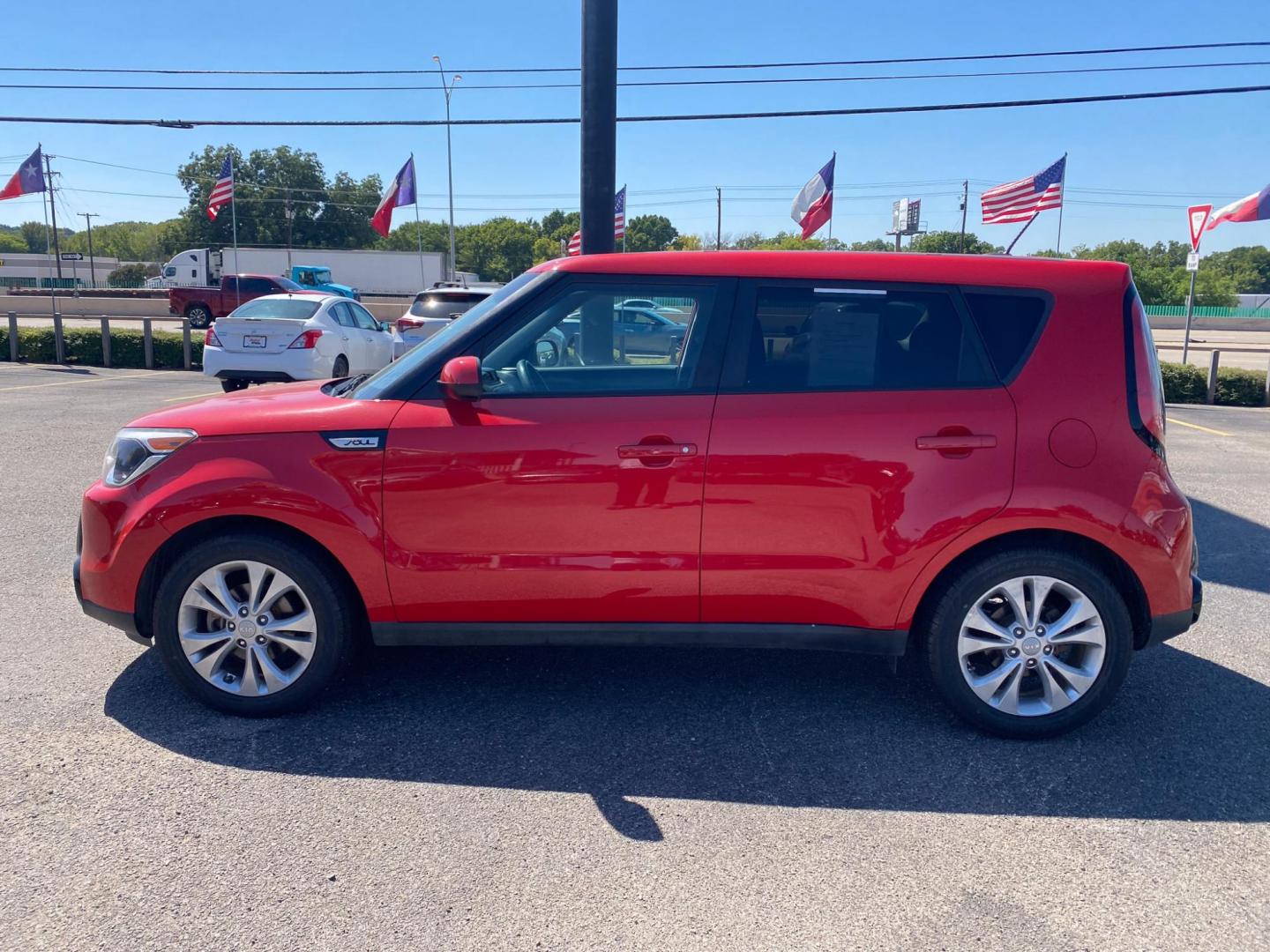 2016 RED Kia Soul + (KNDJP3A51G7) with an 2.0L L4 DOHC 16V engine, 6A transmission, located at 420 I-35E, Lancaster, TX, 75146, (469) 297-4144, 32.593929, -96.823685 - Photo#5