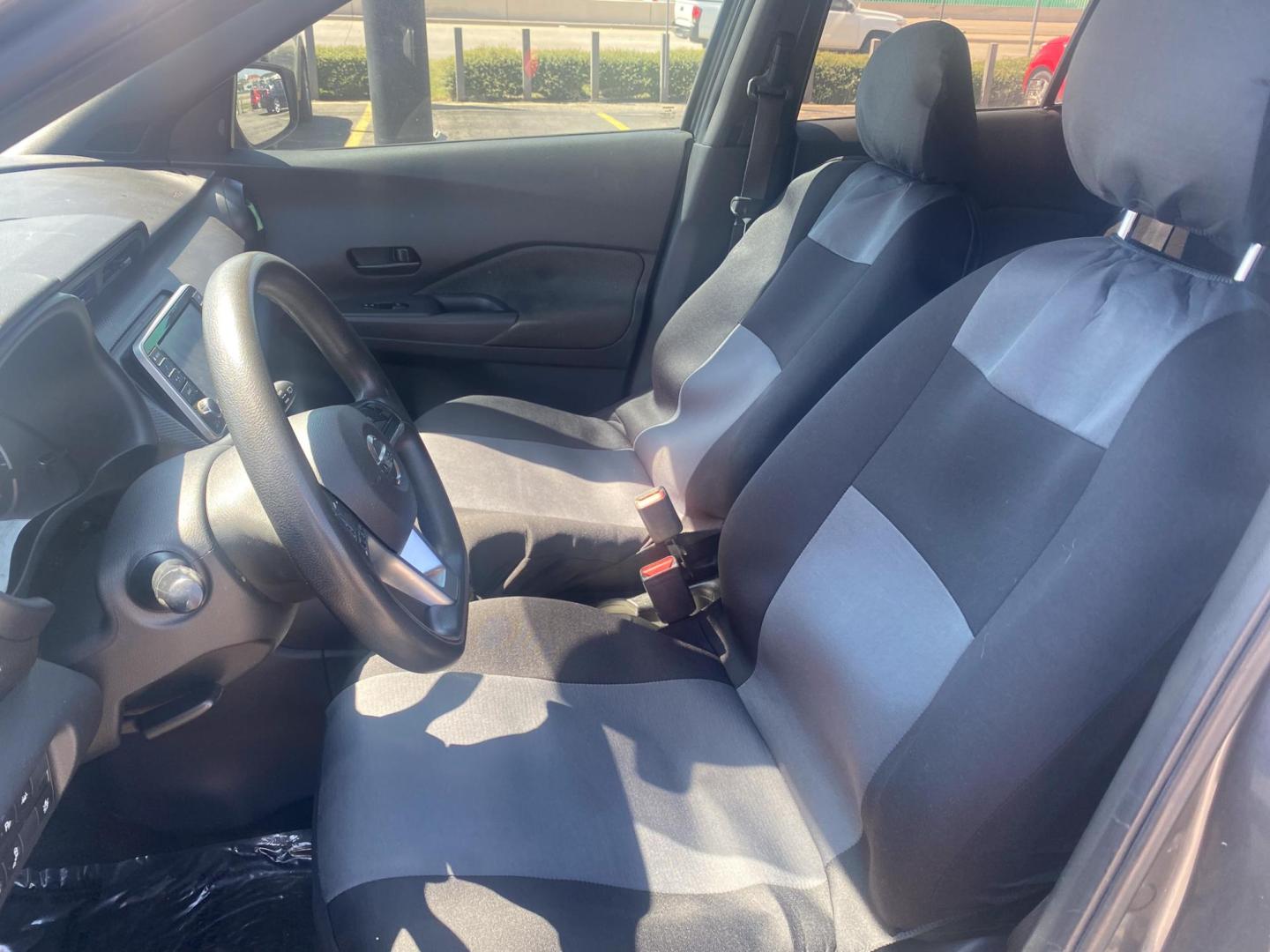 2020 GRAY Nissan Kicks S (3N1CP5BV2LL) with an 1.6L L4 engine, CVT transmission, located at 420 I-35E, Lancaster, TX, 75146, (469) 297-4144, 32.593929, -96.823685 - Photo#5