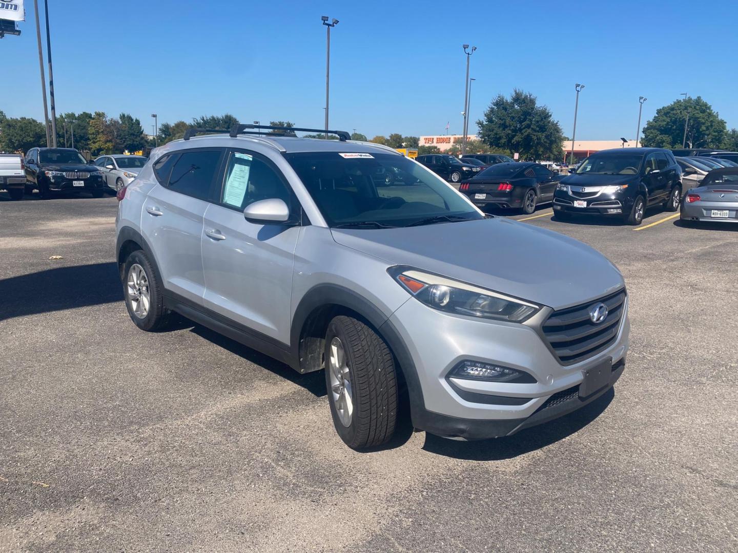 2016 SILVER Hyundai Tucson SE w/Preferred Package (KM8J33A44GU) with an 2.0L L4 DOHC 16V engine, 6A transmission, located at 420 I-35E, Lancaster, TX, 75146, (469) 297-4144, 32.593929, -96.823685 - Photo#1