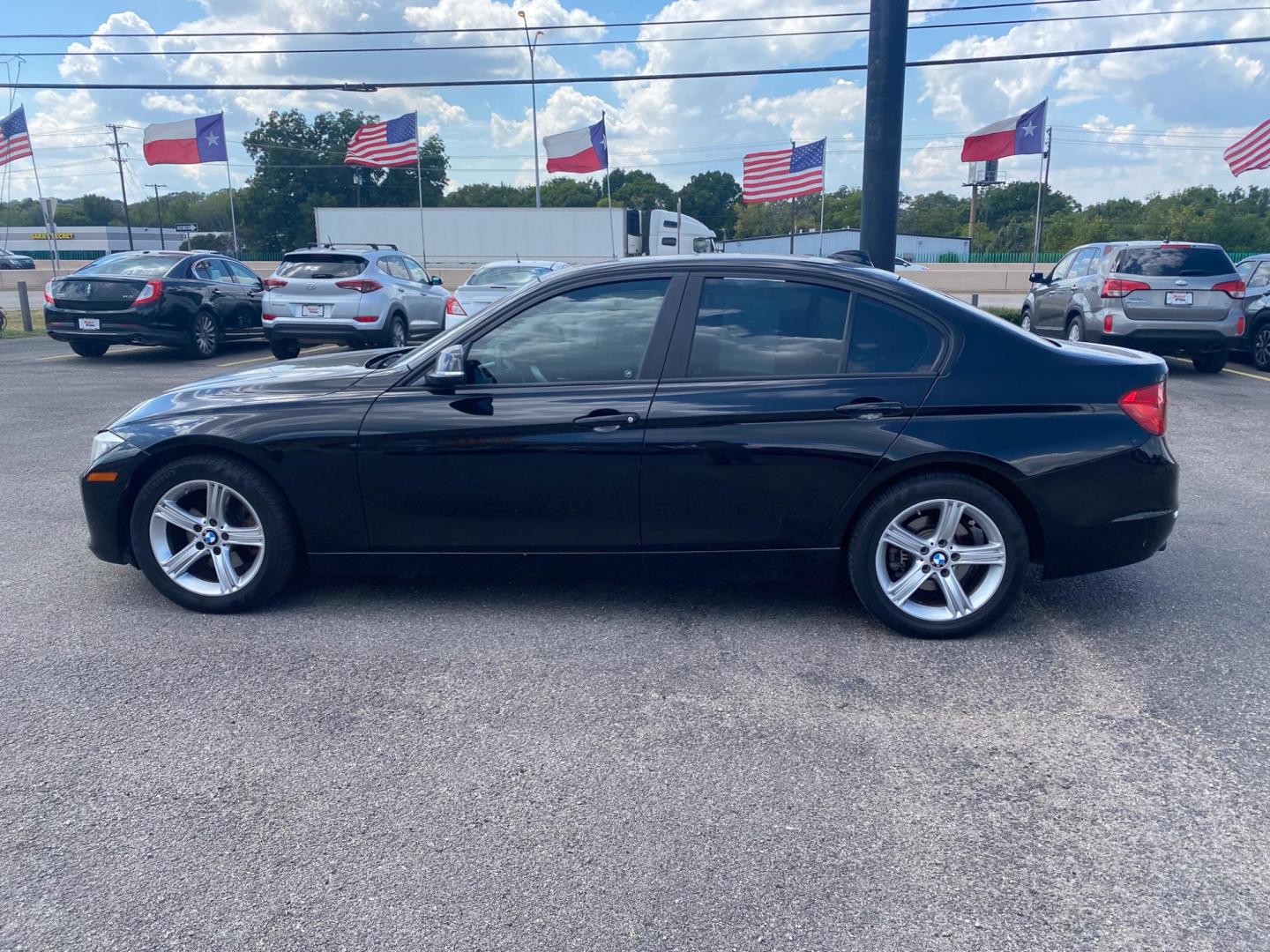 2012 BLACK BMW 3-Series 328i Sedan (WBA3C1C5XCF) with an 2.0L L4 DOHC 16V engine, located at 420 I-35E, Lancaster, TX, 75146, (469) 297-4144, 32.593929, -96.823685 - Photo#5