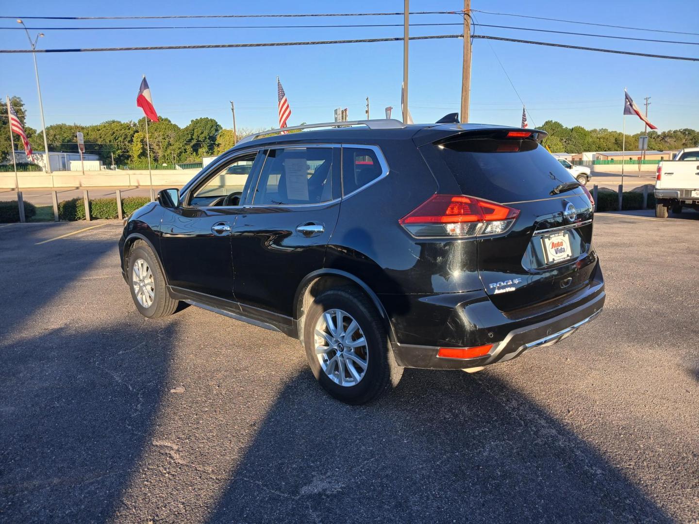 2020 BLACK Nissan Rogue S 2WD (JN8AT2MT1LW) with an 2.5L L4 DOHC 16V engine, CVT transmission, located at 420 I-35E, Lancaster, TX, 75146, (469) 297-4144, 32.593929, -96.823685 - Photo#2