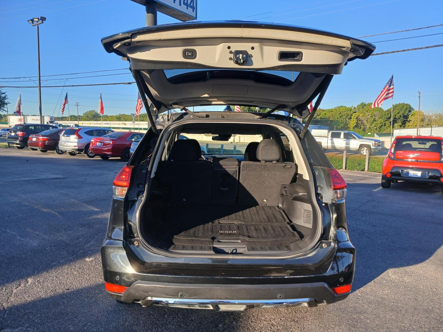 2020 BLACK Nissan Rogue S 2WD (JN8AT2MT1LW) with an 2.5L L4 DOHC 16V engine, CVT transmission, located at 420 I-35E, Lancaster, TX, 75146, (469) 297-4144, 32.593929, -96.823685 - Photo#3