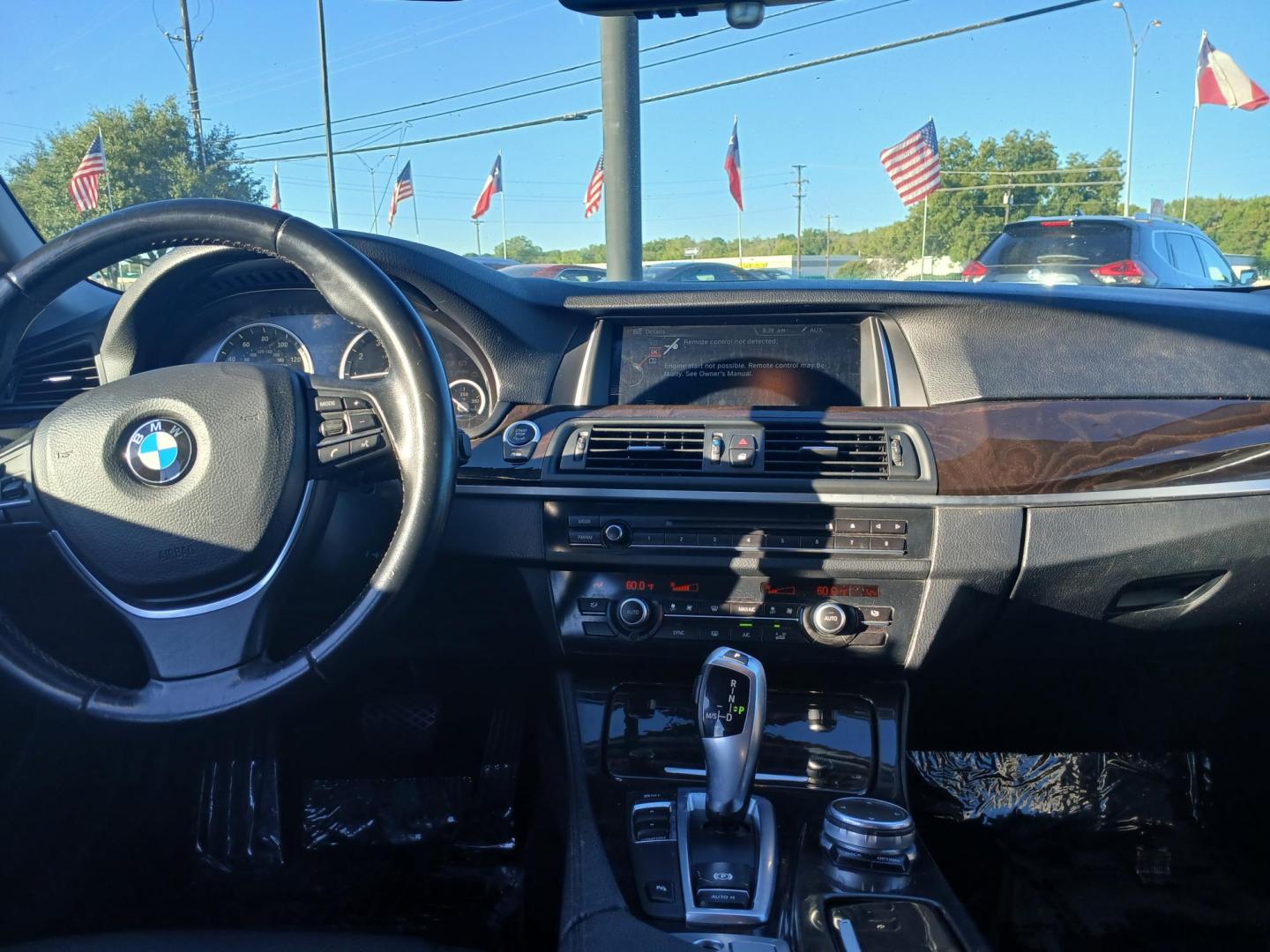 2015 BLACK BMW 5-Series 528i (WBA5A5C5XFD) with an 2.0L L4 DOHC 16V TURBO engine, 8-Speed Automatic transmission, located at 420 I-35E, Lancaster, TX, 75146, (469) 297-4144, 32.593929, -96.823685 - Photo#5