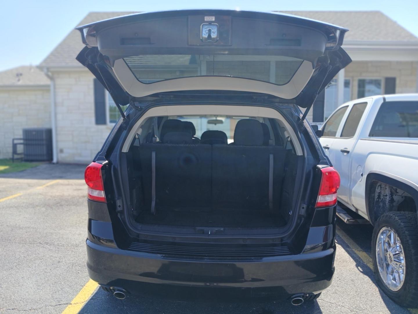 2011 BLACK Dodge Journey Mainstreet (3D4PG1FG0BT) with an 3.6L V6 DOHC 24V engine, 6-Speed Automatic transmission, located at 420 I-35E, Lancaster, TX, 75146, (469) 297-4144, 32.593929, -96.823685 - Photo#3