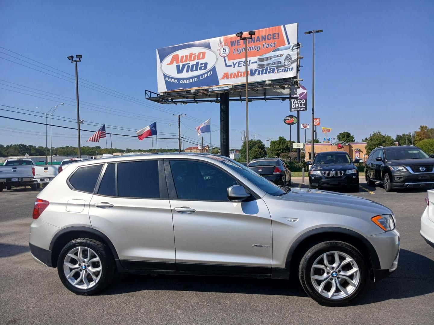 2016 SILVER BMW X3 xDrive28i (5UXWX9C52G0) with an 2.0L L4 DOHC 16V engine, 8-Speed Automatic transmission, located at 420 I-35E, Lancaster, TX, 75146, (469) 297-4144, 32.593929, -96.823685 - Photo#1