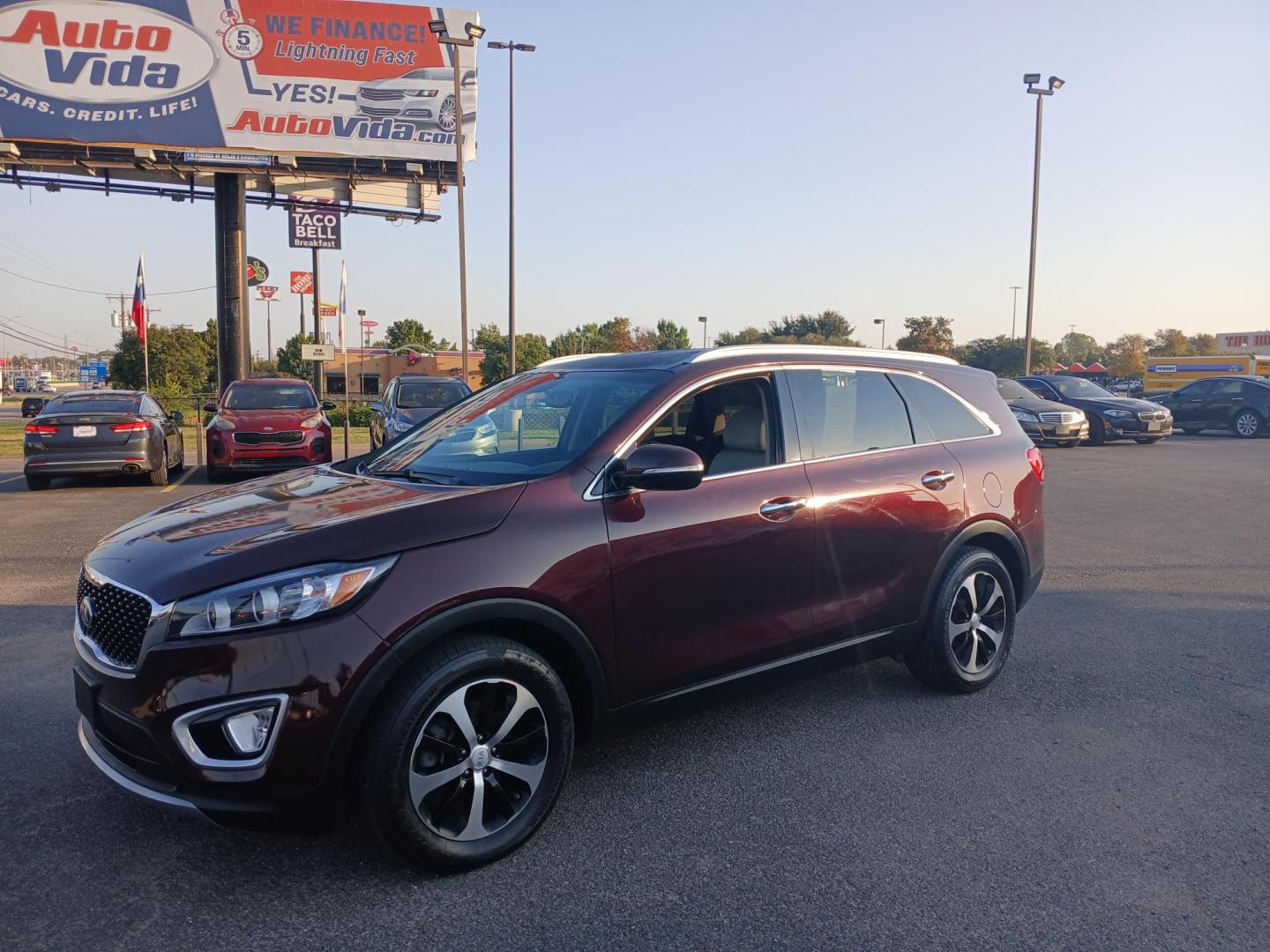 2018 PURPLE Kia Sorento EX 2WD (5XYPH4A1XJG) with an 2.0L L4 DOHC 16V engine, 6A transmission, located at 420 I-35E, Lancaster, TX, 75146, (469) 297-4144, 32.593929, -96.823685 - Photo#0