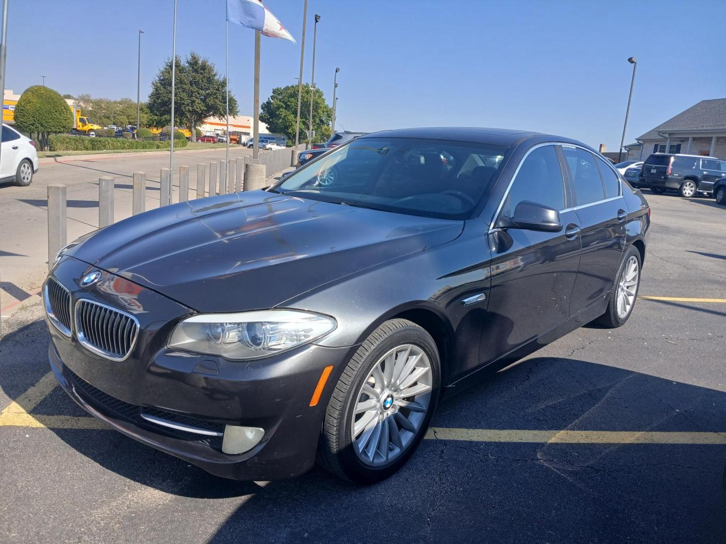 2013 GRAY BMW 5-Series 535i (WBAFR7C59DC) with an 3.0L L6 DOHC 24V engine, located at 420 I-35E, Lancaster, TX, 75146, (469) 297-4144, 32.593929, -96.823685 - Photo#1