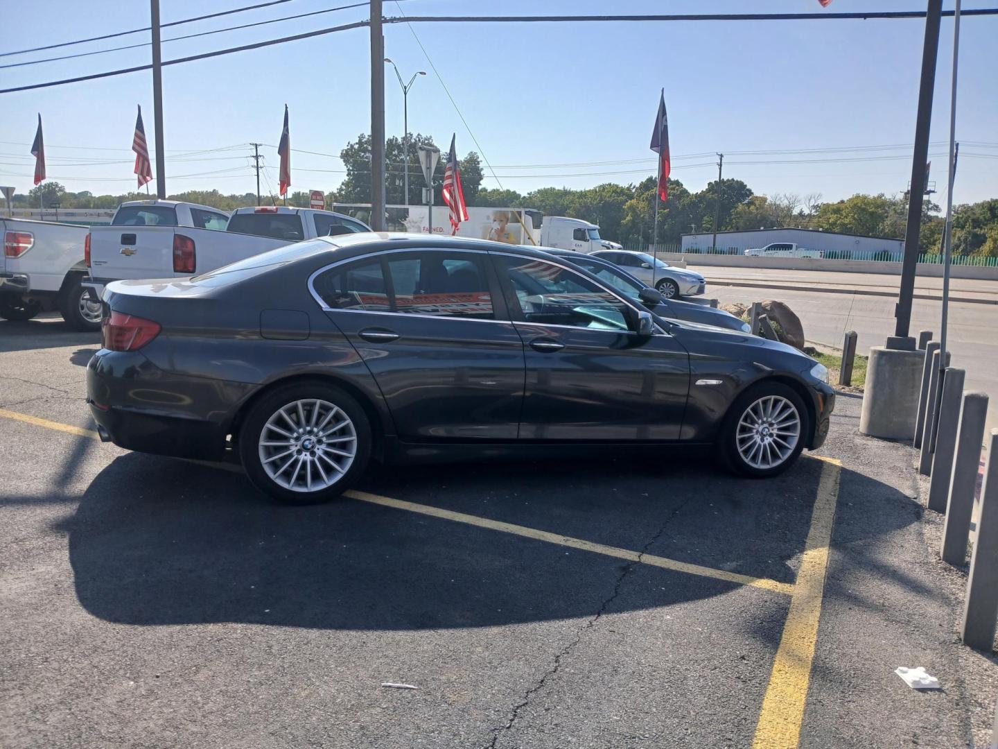 2013 GRAY BMW 5-Series 535i (WBAFR7C59DC) with an 3.0L L6 DOHC 24V engine, located at 420 I-35E, Lancaster, TX, 75146, (469) 297-4144, 32.593929, -96.823685 - Photo#2